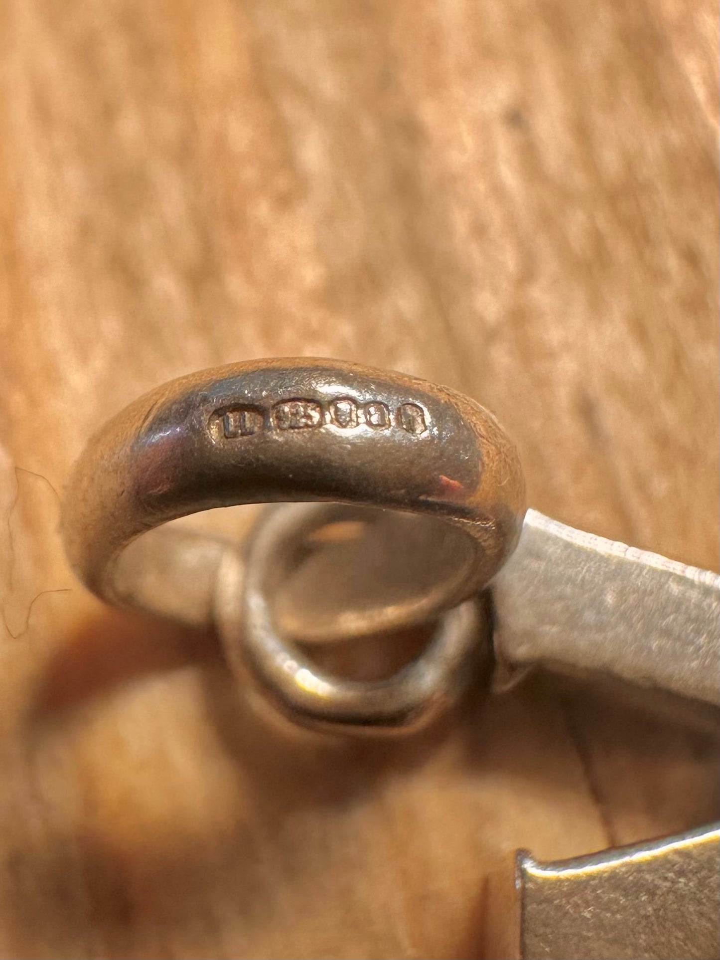 Modern 2007 Links of London W Letter 925 Sterling Silver Pendant