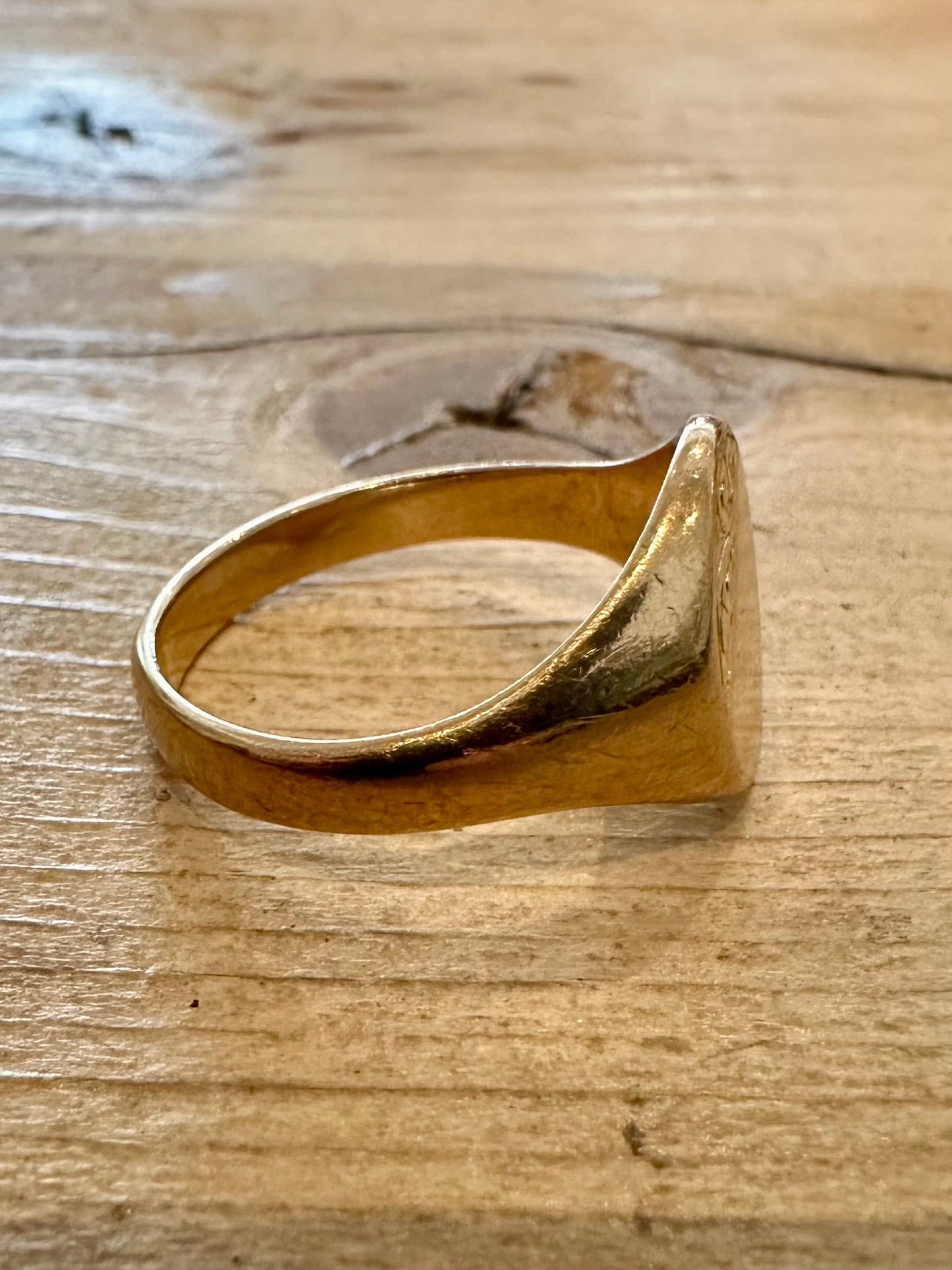 Vintage Engraved Signet 9ct Gold Hallmarked Size W Ring