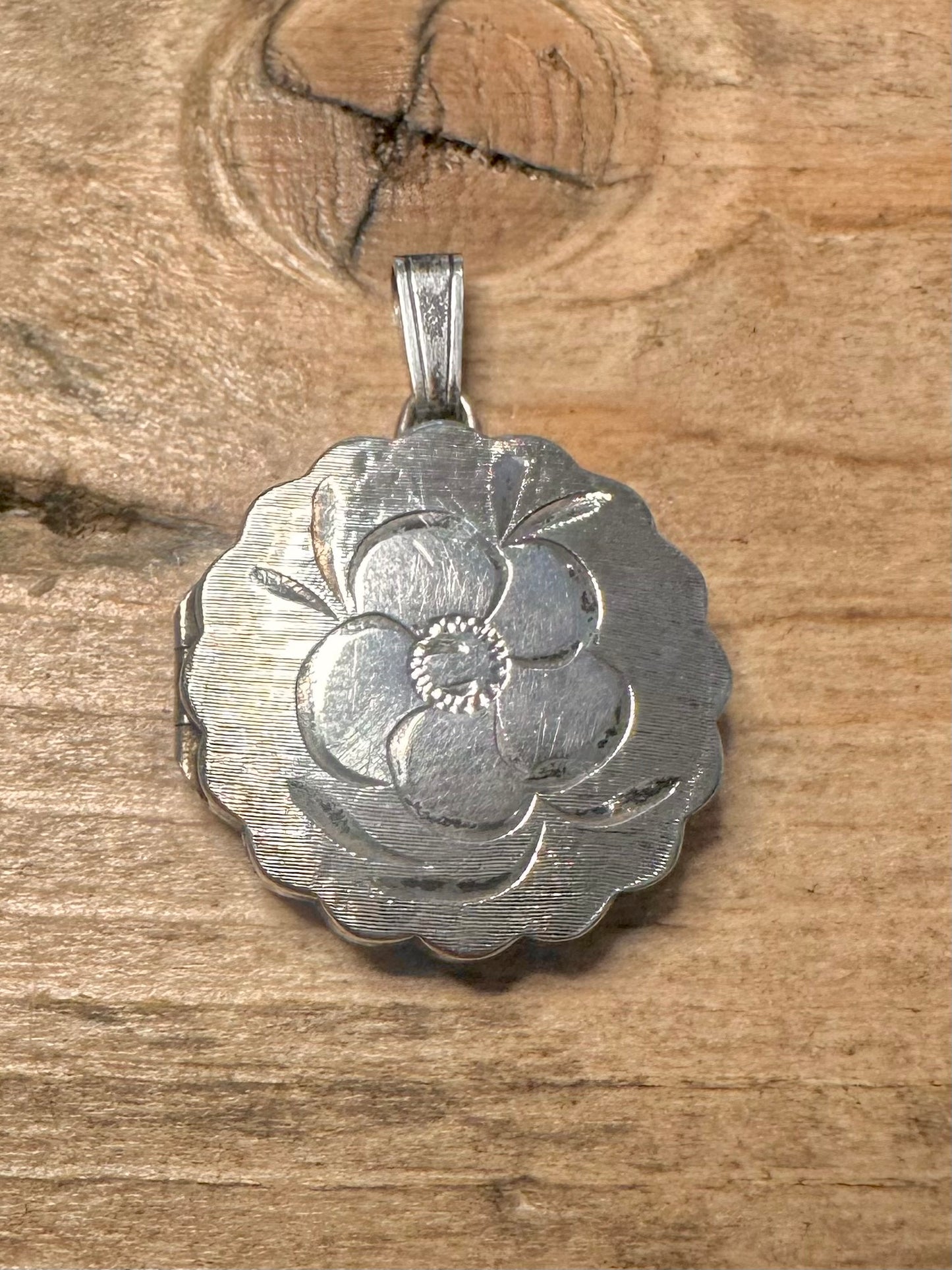 Vintage 1985 Floral Design 925 Silver Locket Pendant