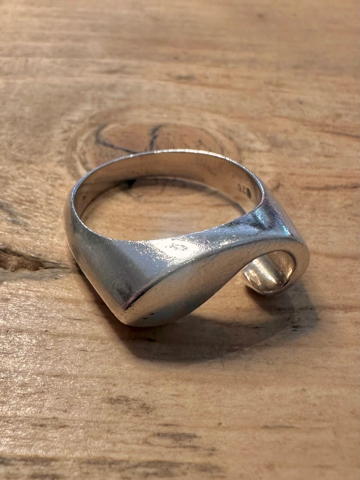 Abstract Shape 925 Silver Size Q Ring