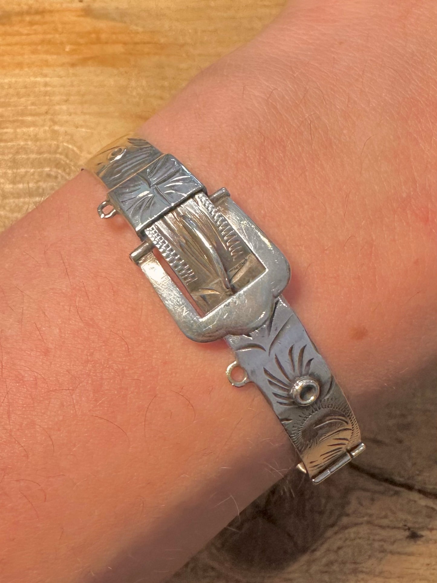 Vintage 1975 Buckle Engraved 925 Silver Maker EJ.Ld Bangle