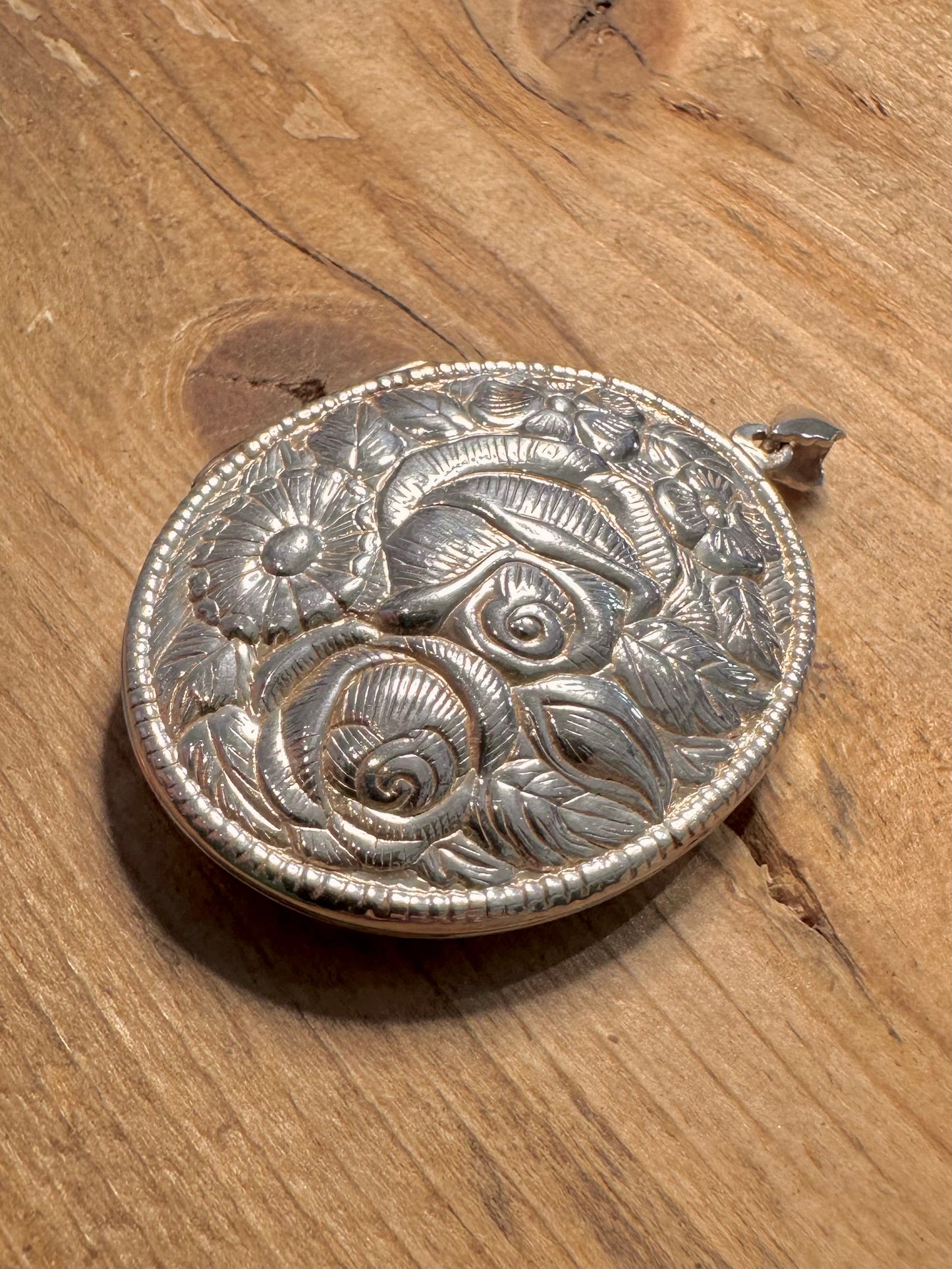 Vintage Large Oval Floral Style 925 Silver Locket Pendant