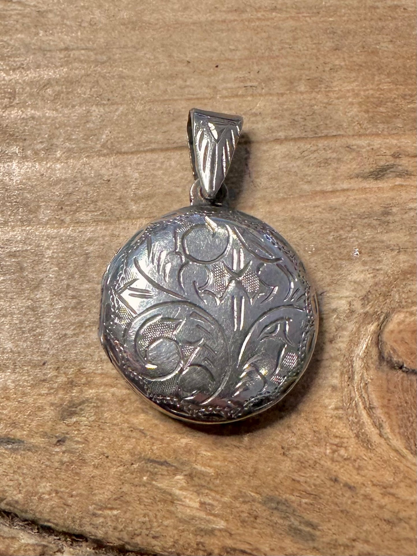 Vintage Engraved Circle 925 Silver Locket Pendant