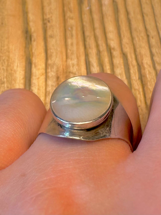 Iridescent Mother of Pearl 925 Sterling Silver Size T Ring