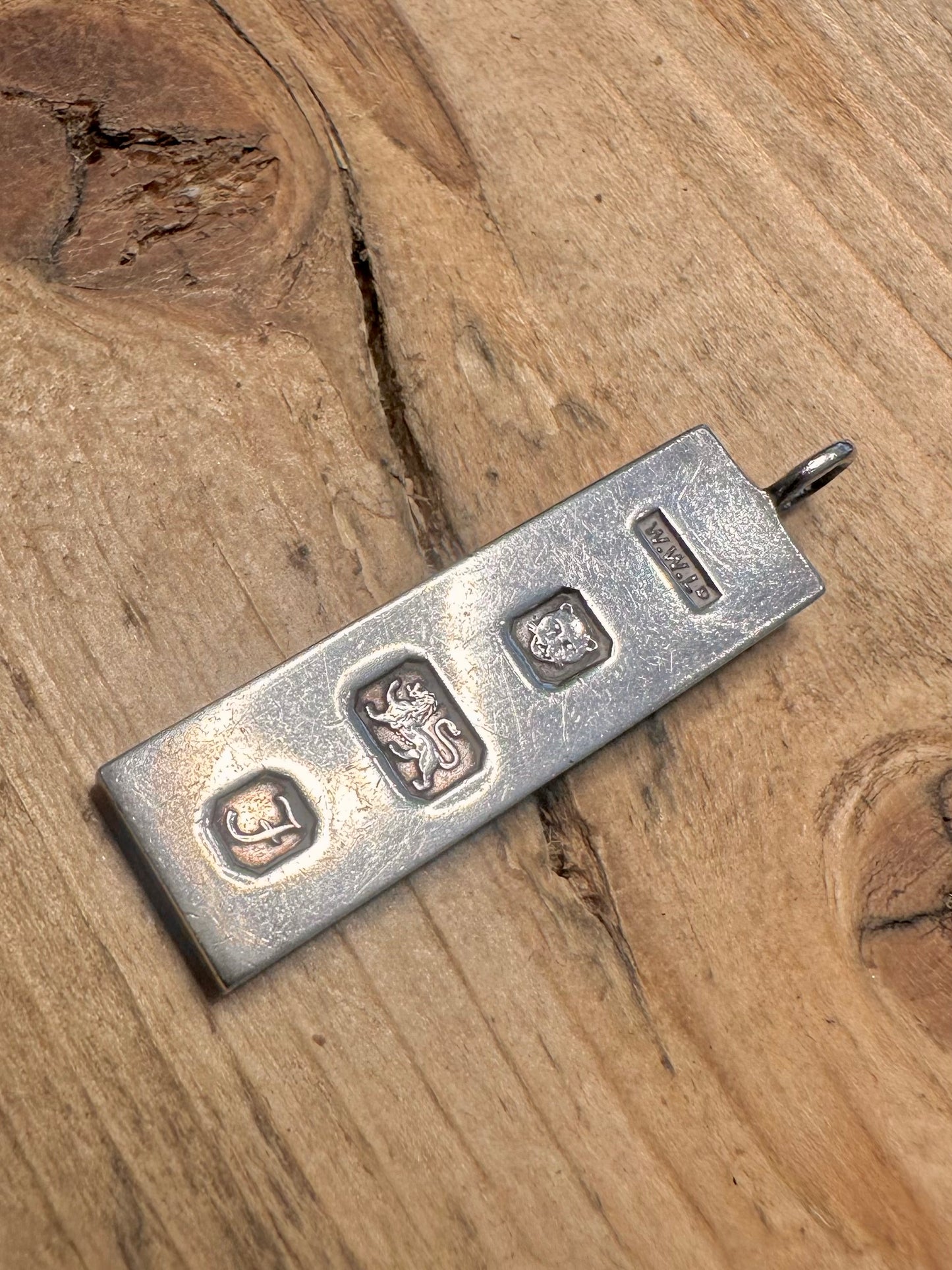 Vintage 1980 London Ingot 925 Silver Pendant