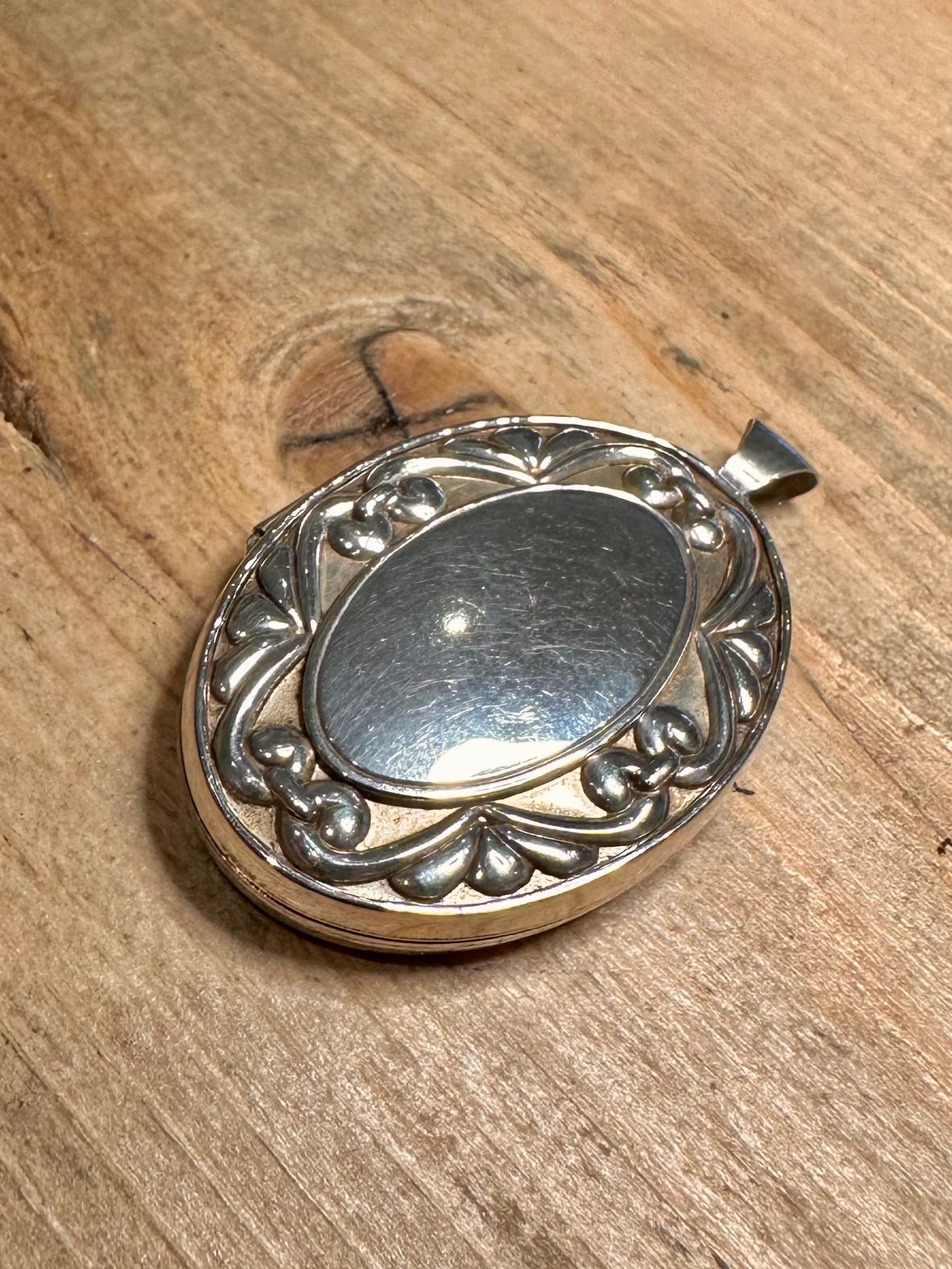 Vintage Large Oval Ornate Locket 925 Silver Pendant