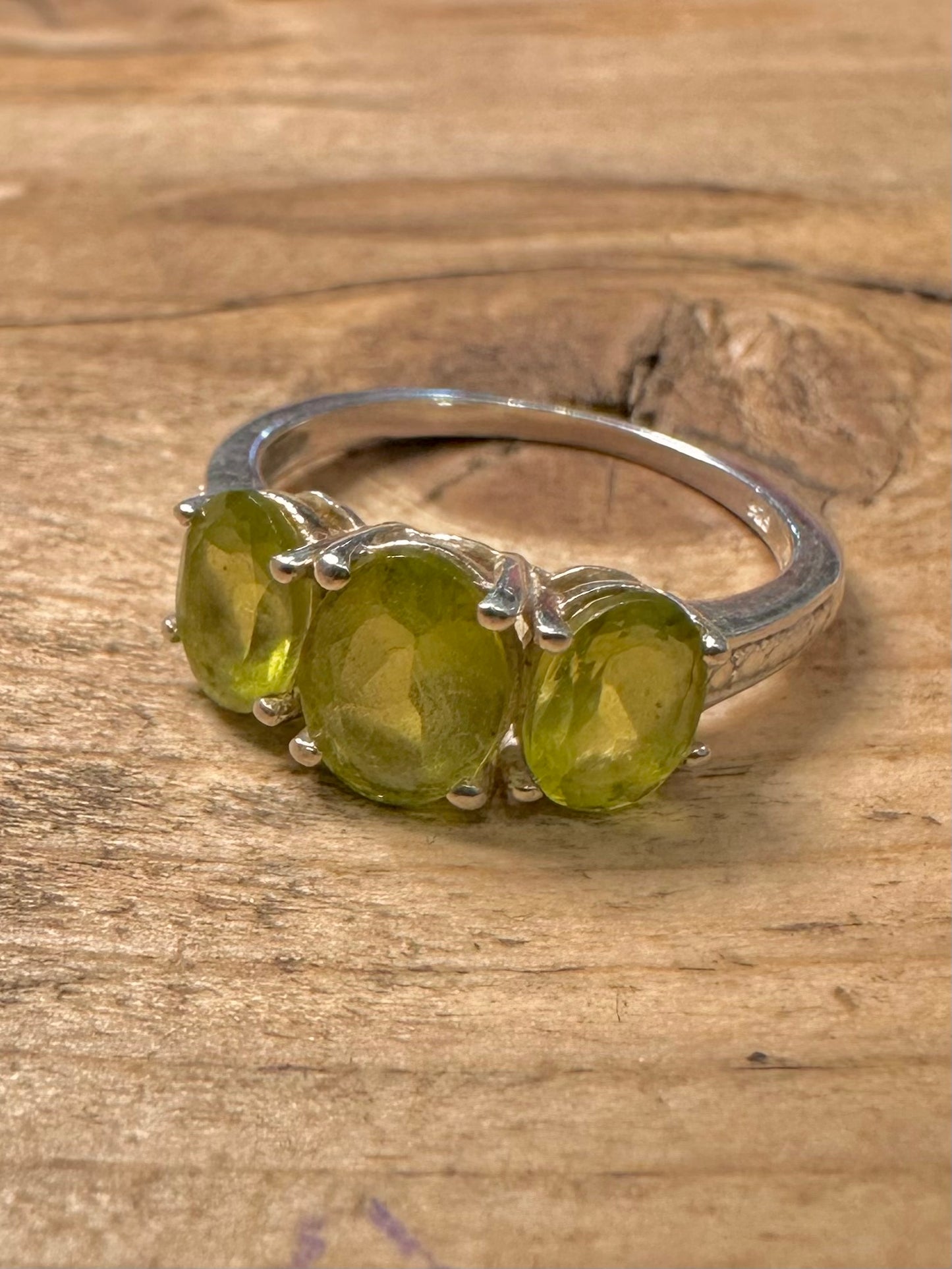 Vintage Peridot Trilogy 925 Silver Size N1/2 Ring
