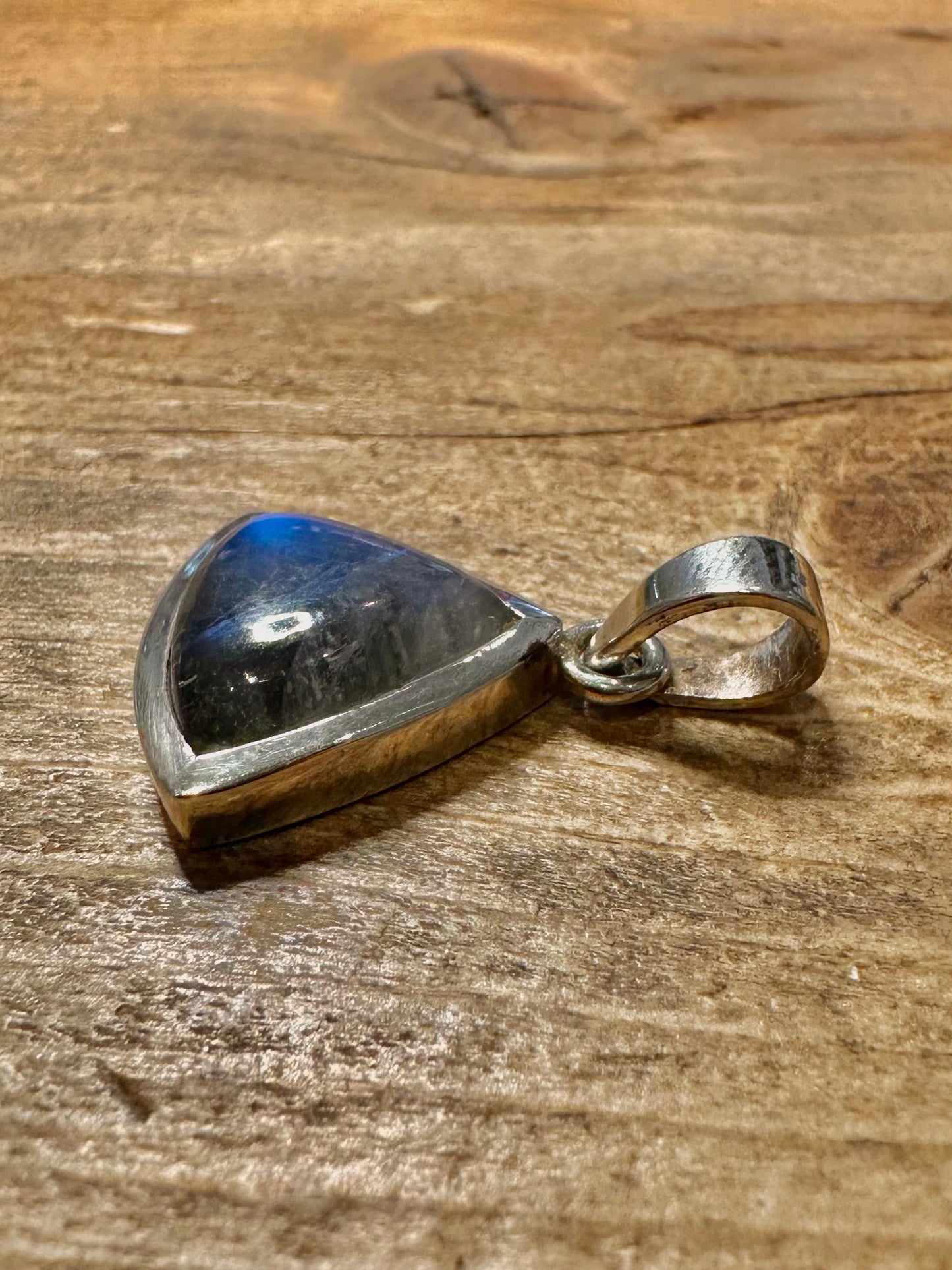 Modernist Labradorite Triangle 925 Silver Pendant