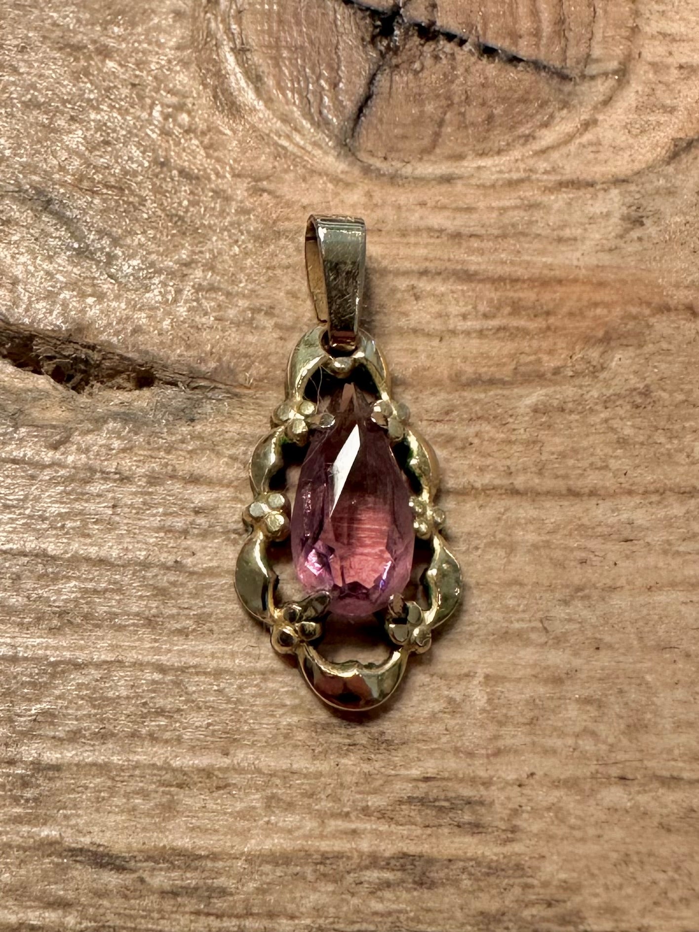 Vintage Purple Ornate 14ct Gold on 925 Silver Pendant