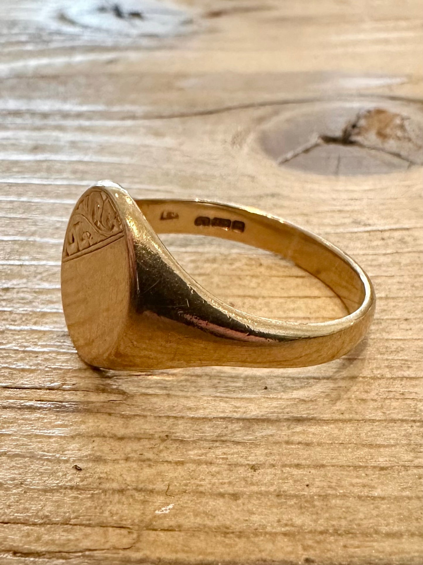 Vintage Engraved Signet 9ct Gold Hallmarked Size W Ring