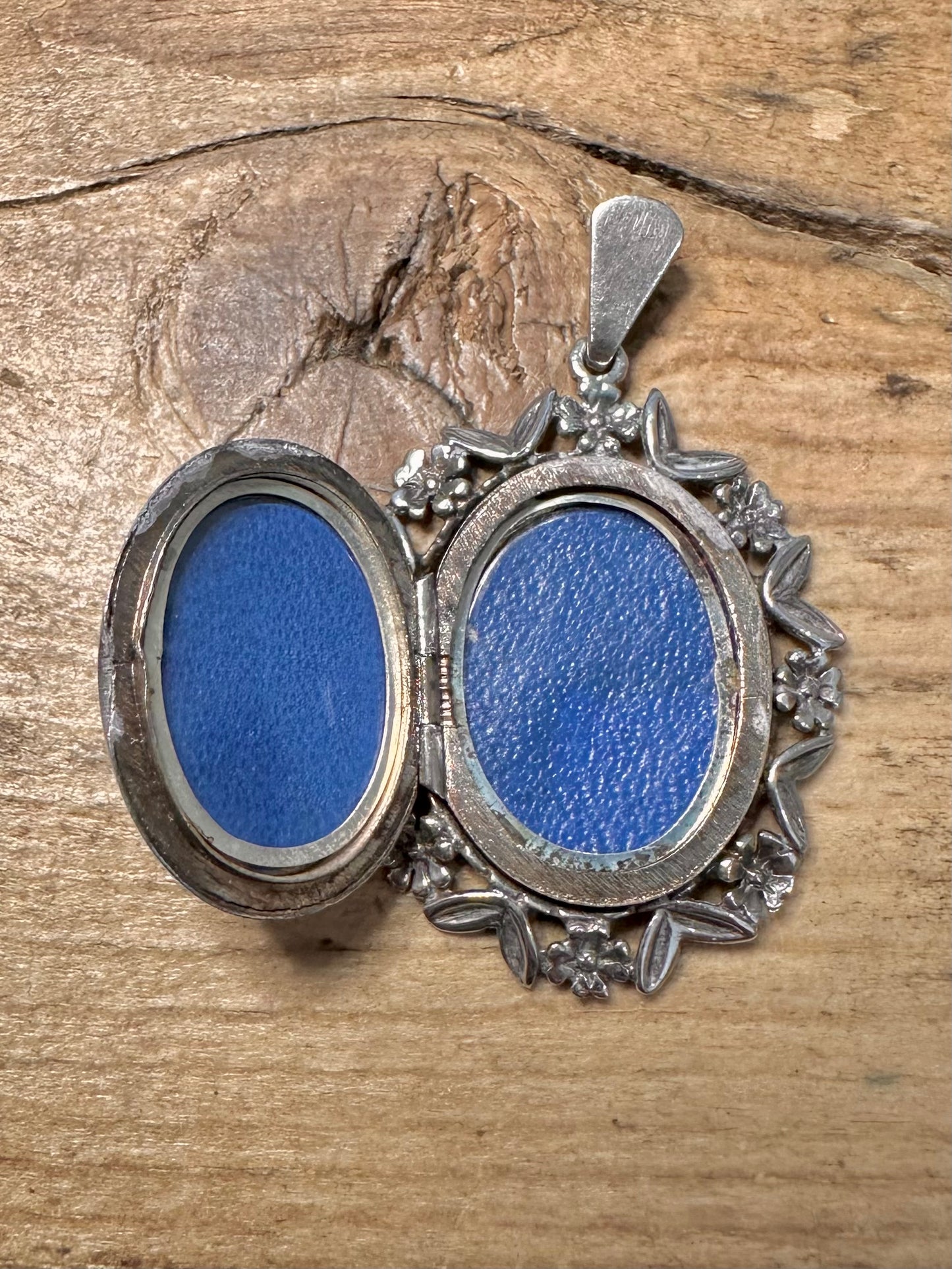 Vintage Floral Engraved Locket 925 Silver Pendant