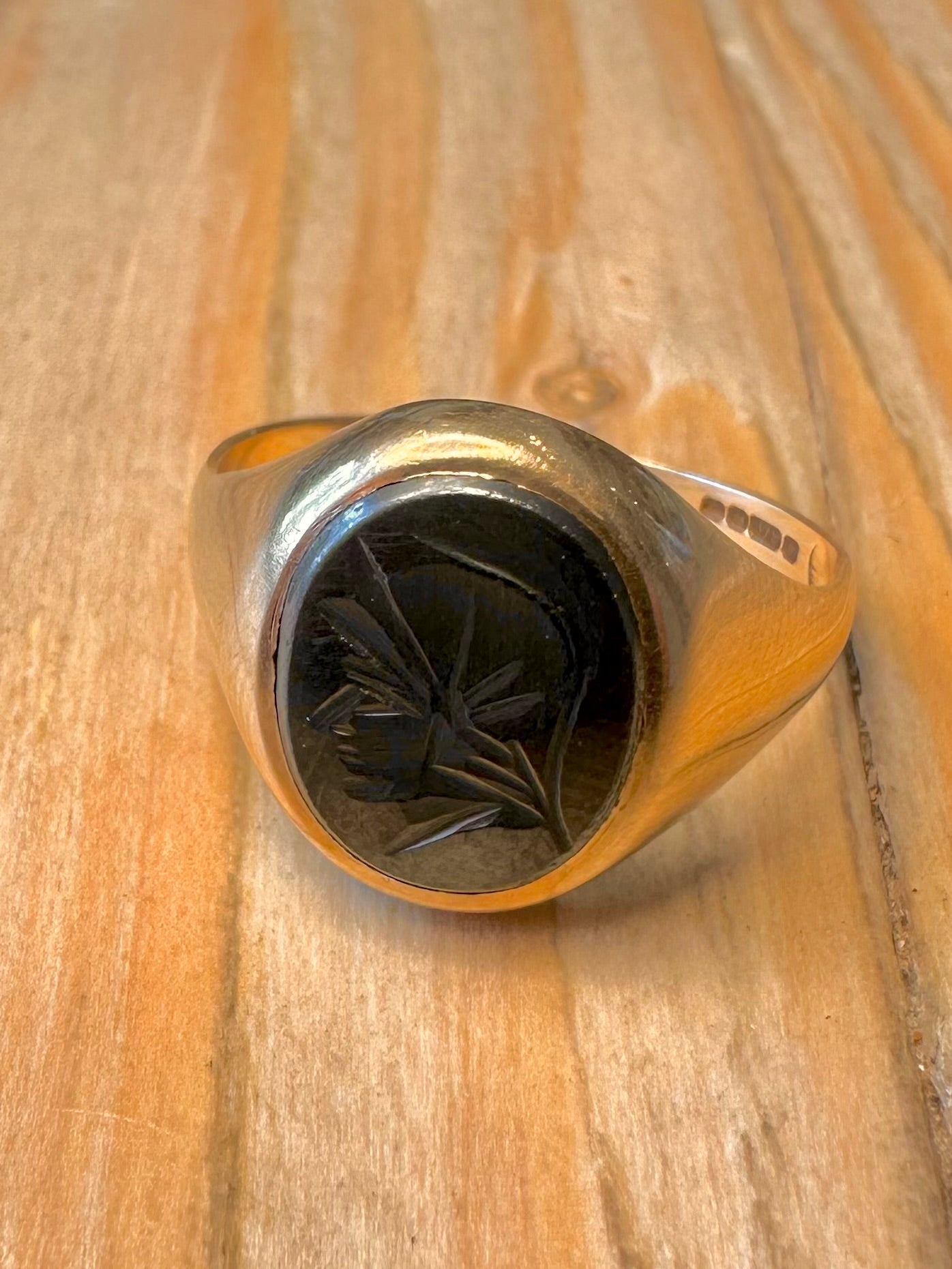 Vintage 9ct Gold 1977 Intaglio Centurion Hematite Signet Size Q1/2 Ring