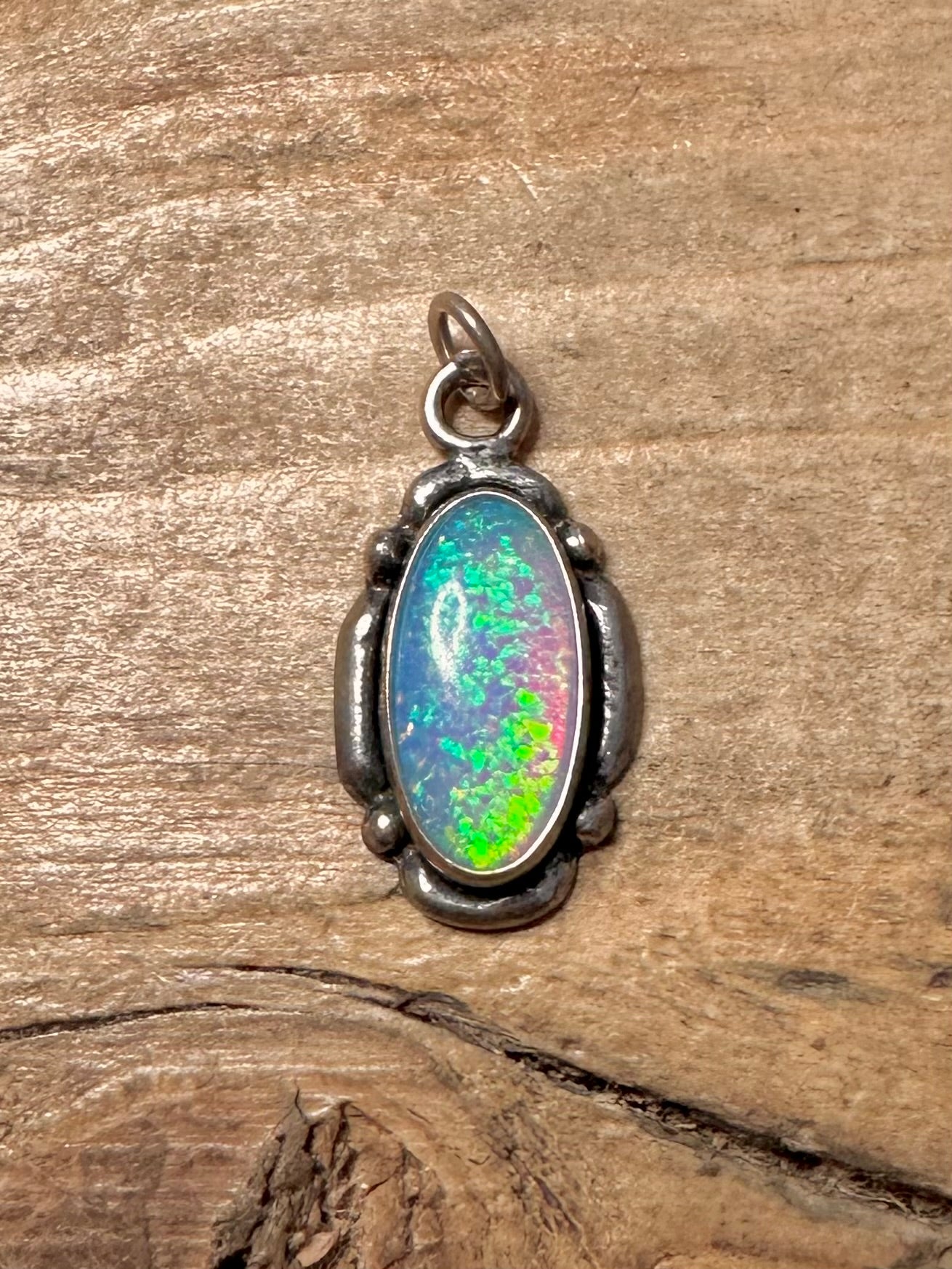 Vintage Stunning Oval Opal 925 Silver Pendant