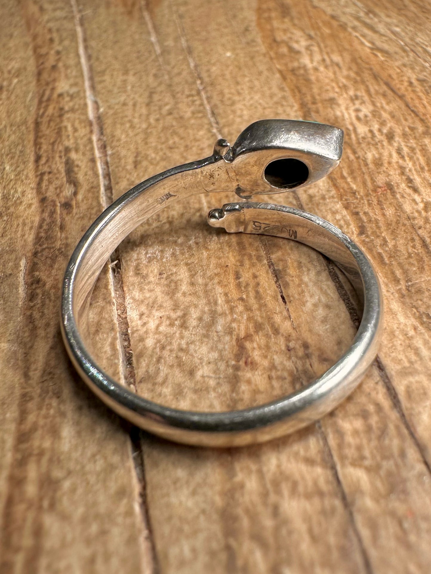 Abstrakter türkisfarbener, überlappender 925er Sterlingsilber-Ring Größe Q1/2