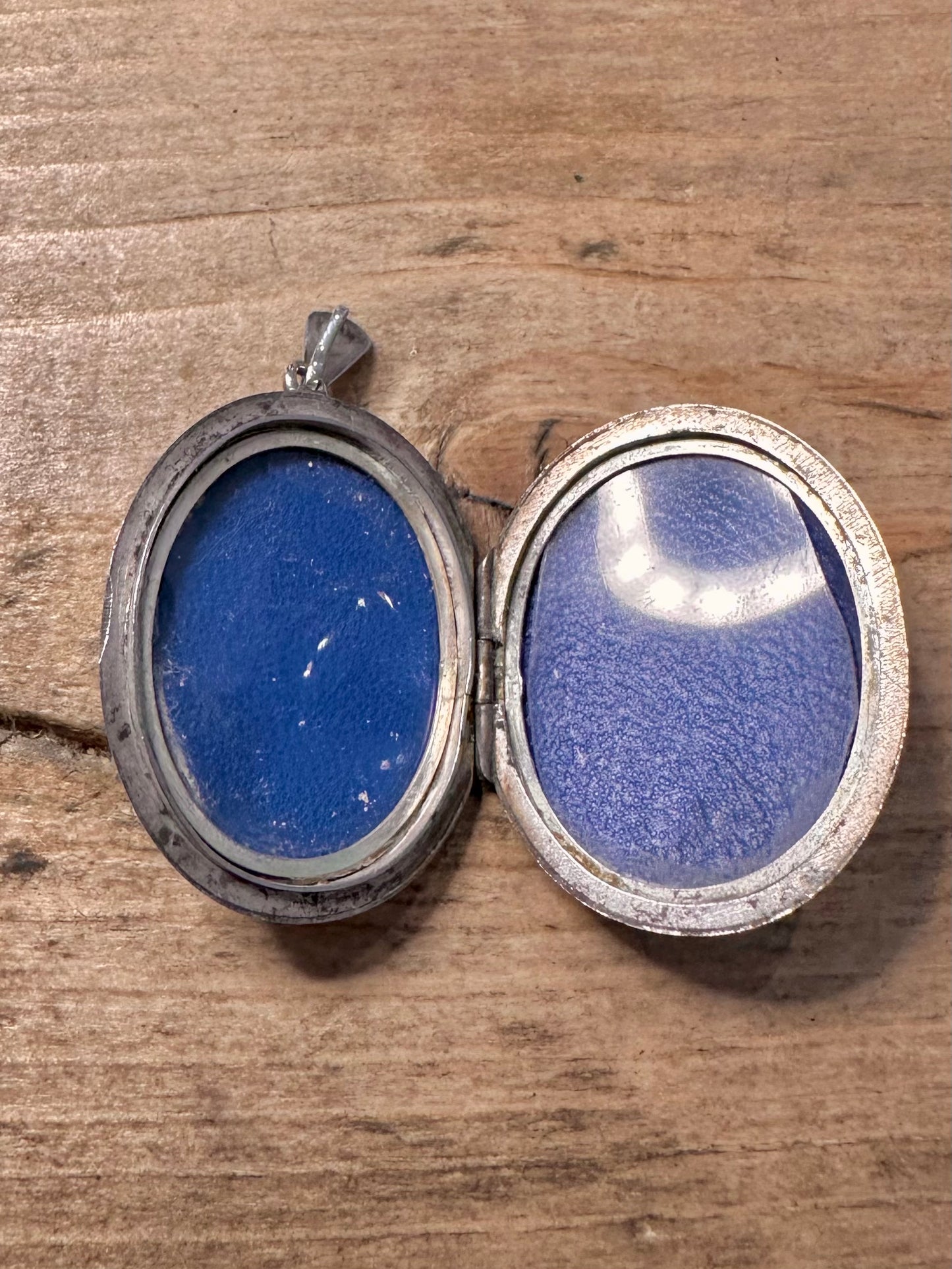 Vintage JS Flower Engraved Oval 925 Silver Locket Pendant