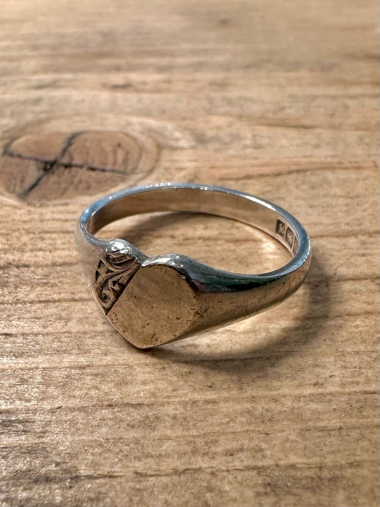 Vintage 1975 Heart Signet Engraved 925 Silver Size P Ring