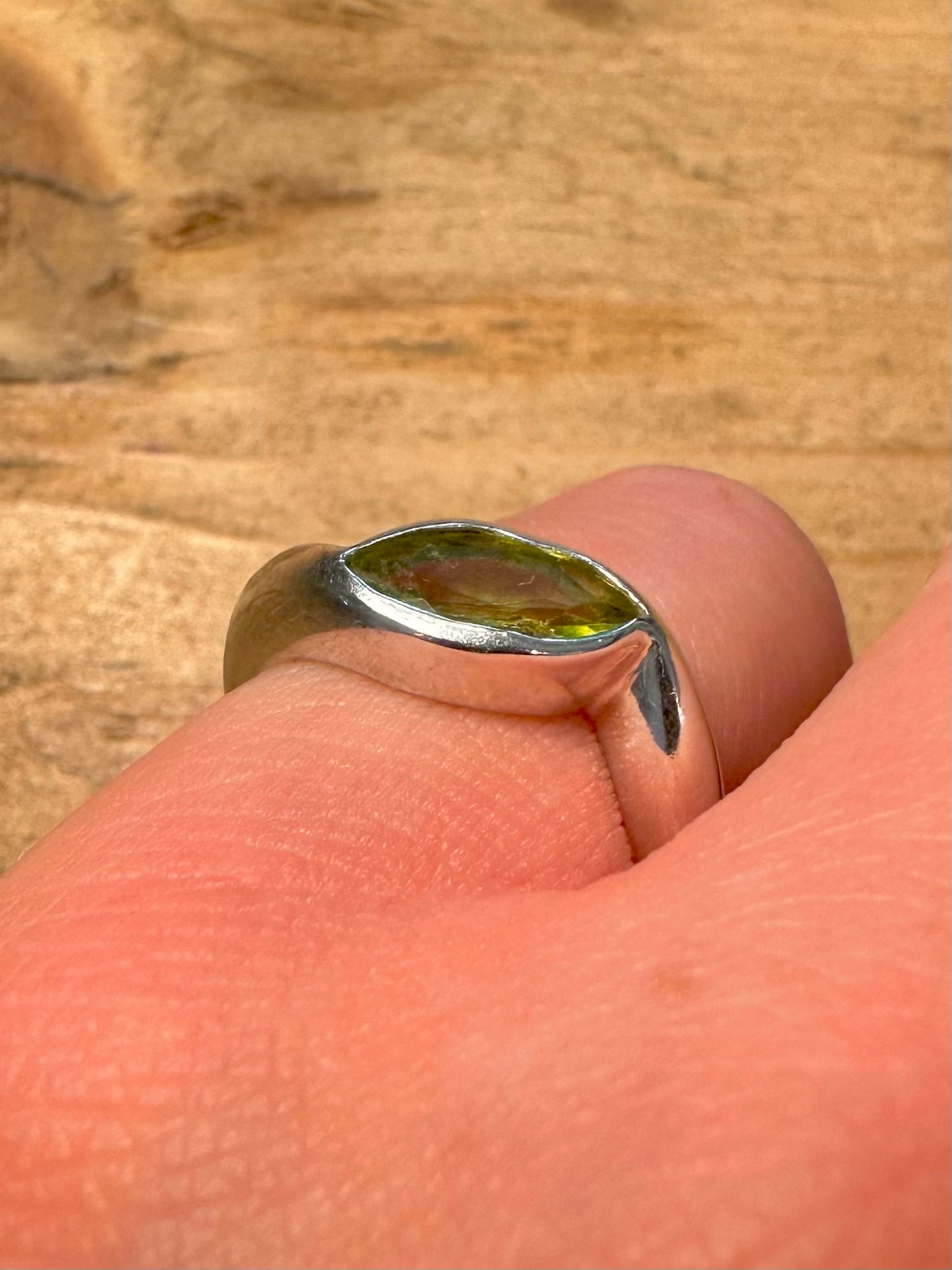 Abstract Peridot 925 Silver Size N Ring