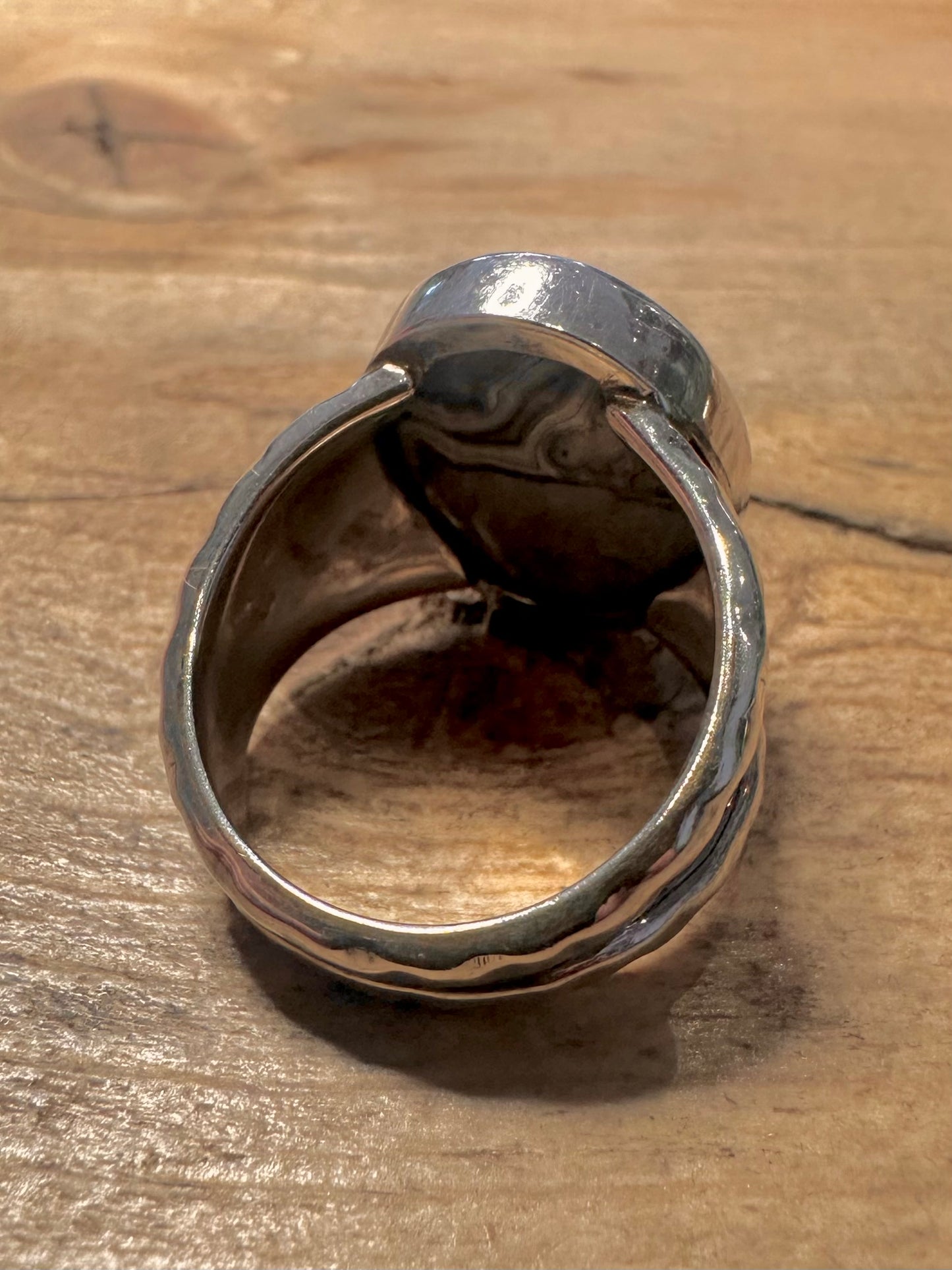 Vintage Oval Agate Hammered 925 Silver Size R Ring