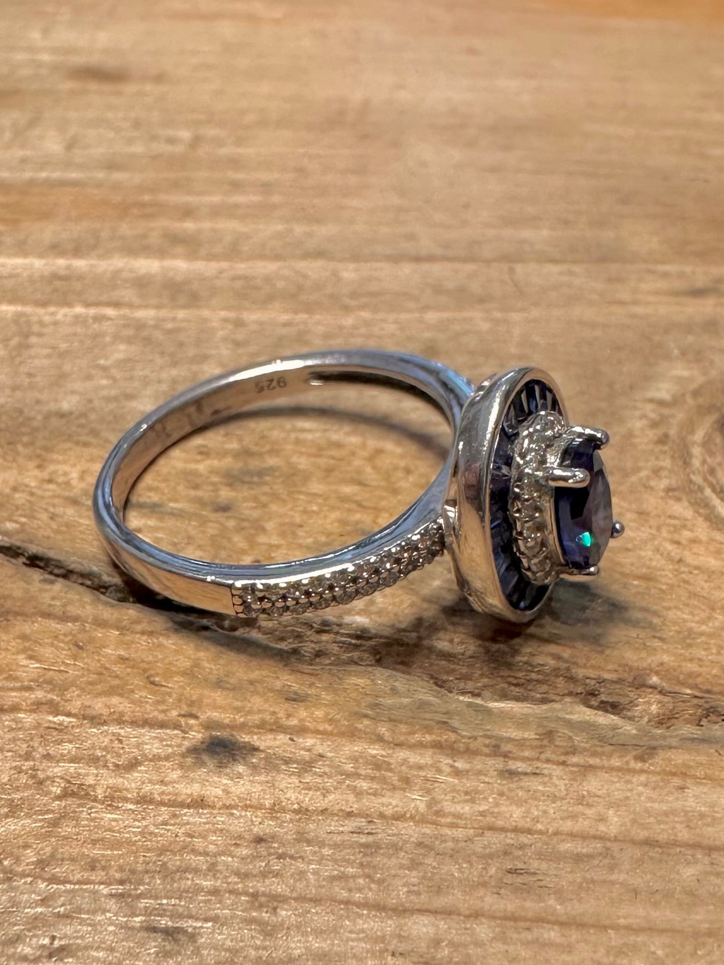 Modern Blue and White Stones 925 Silver Size Q Ring