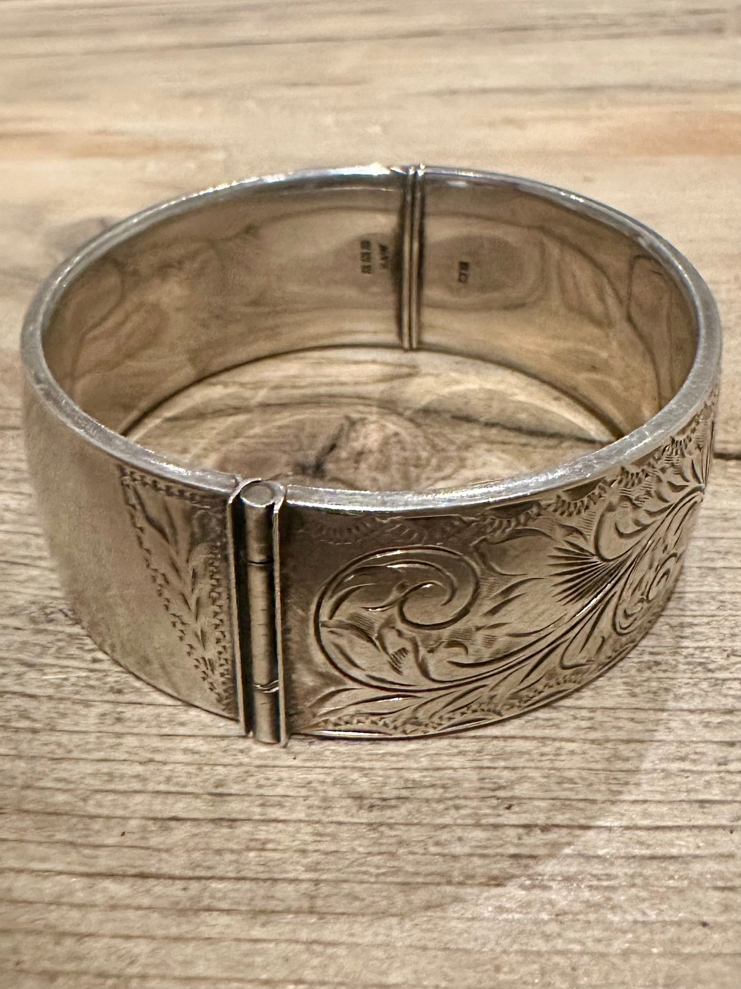 Vintage 1963 R&W Engraved Floral Chunky 925 Silver Bangle