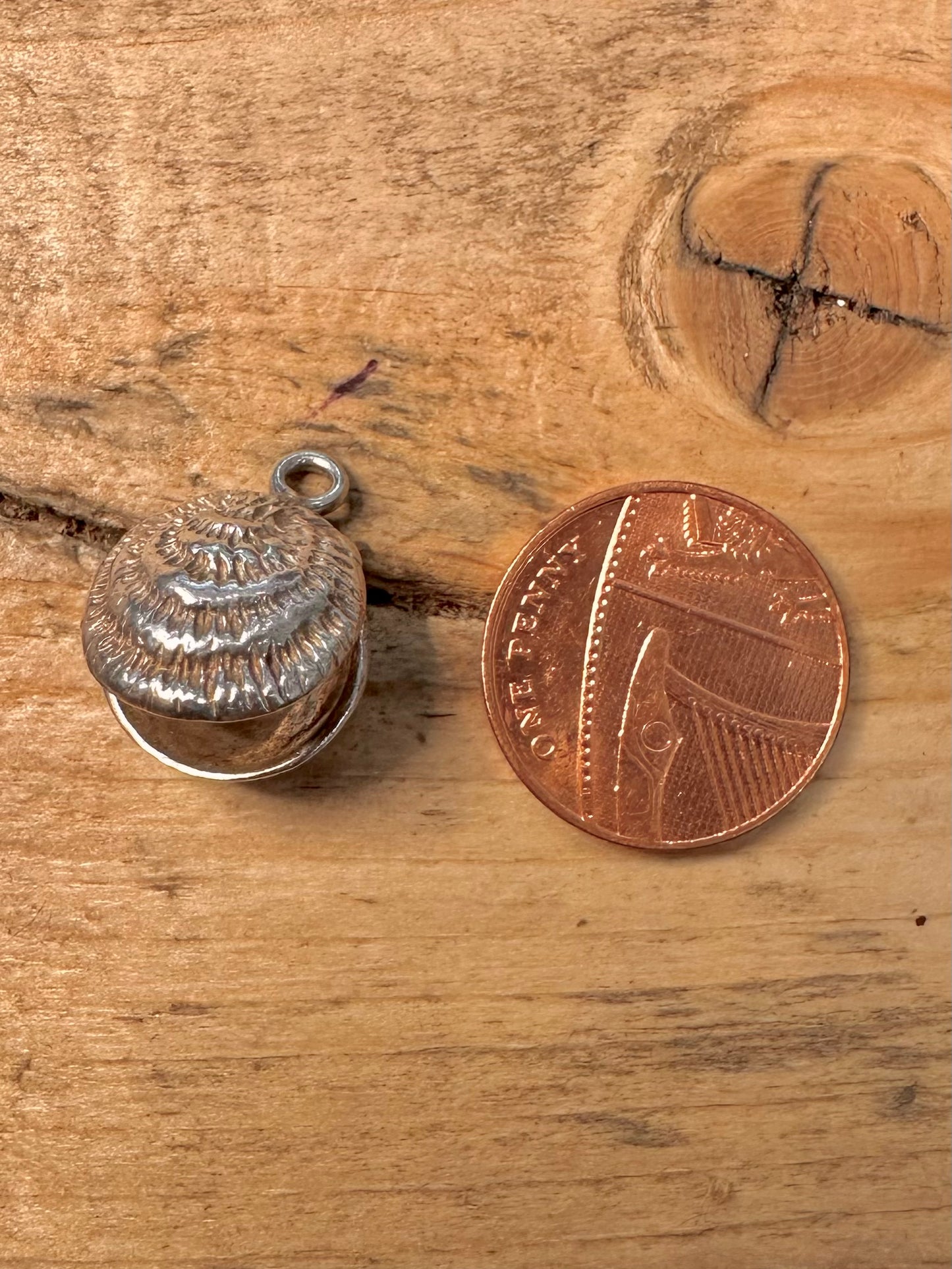 Vintage Stunning Textured Shell with Pearl 925 Silver Charm Pendant