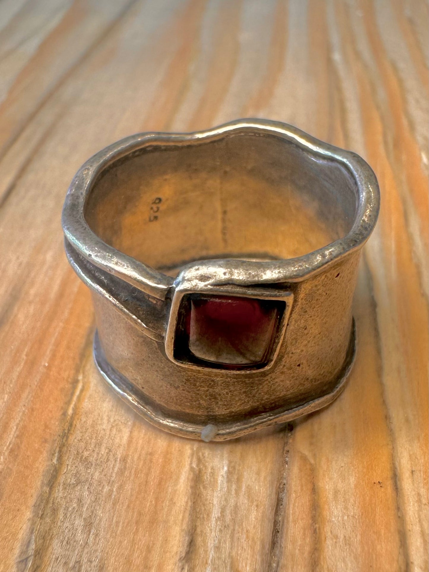 Abstract Garnet Wavy Band 925 Sterling Silver Size Q Ring