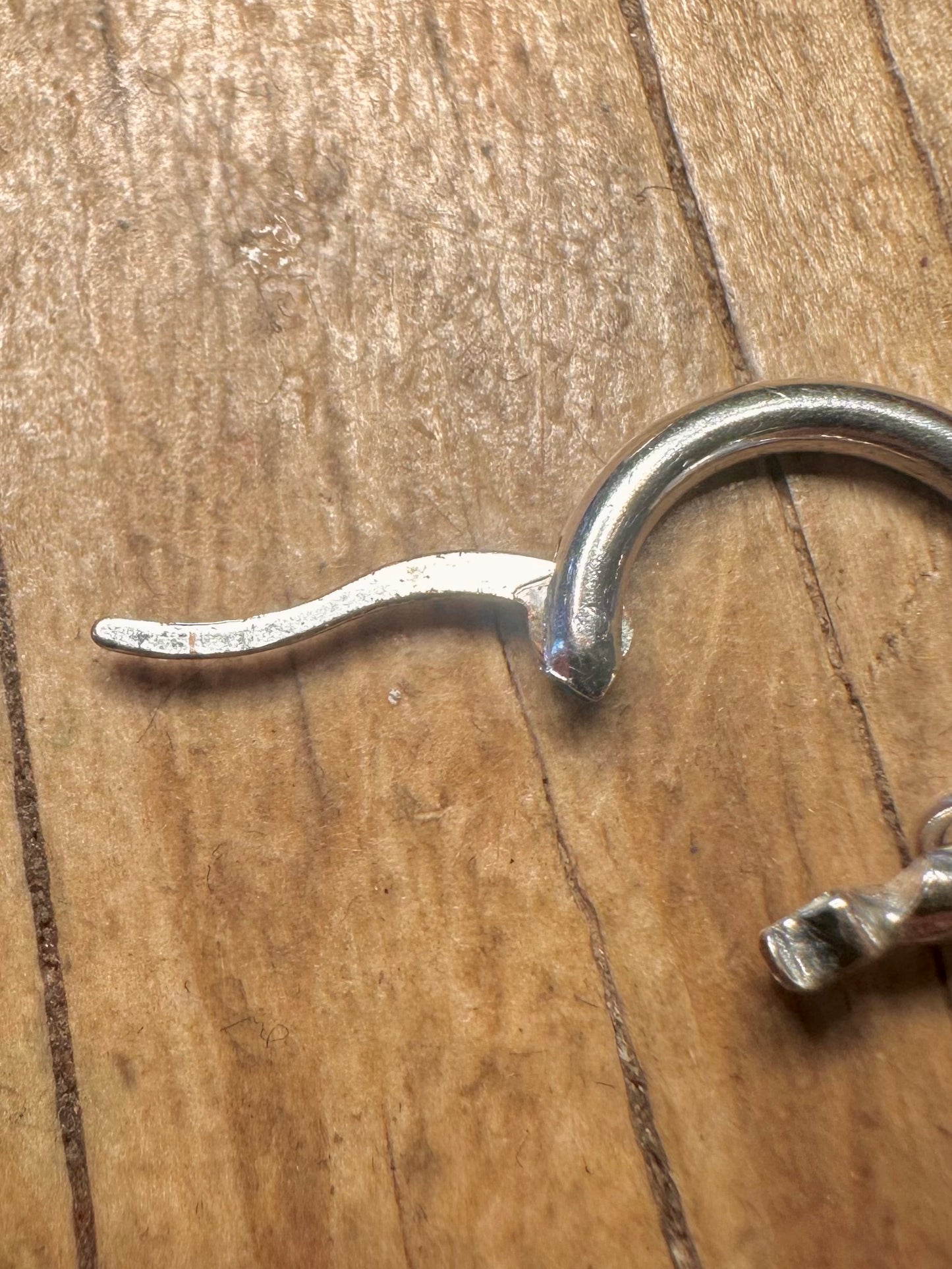 Moderne Perlen-Dangle-Creolen aus 925er Sterlingsilber