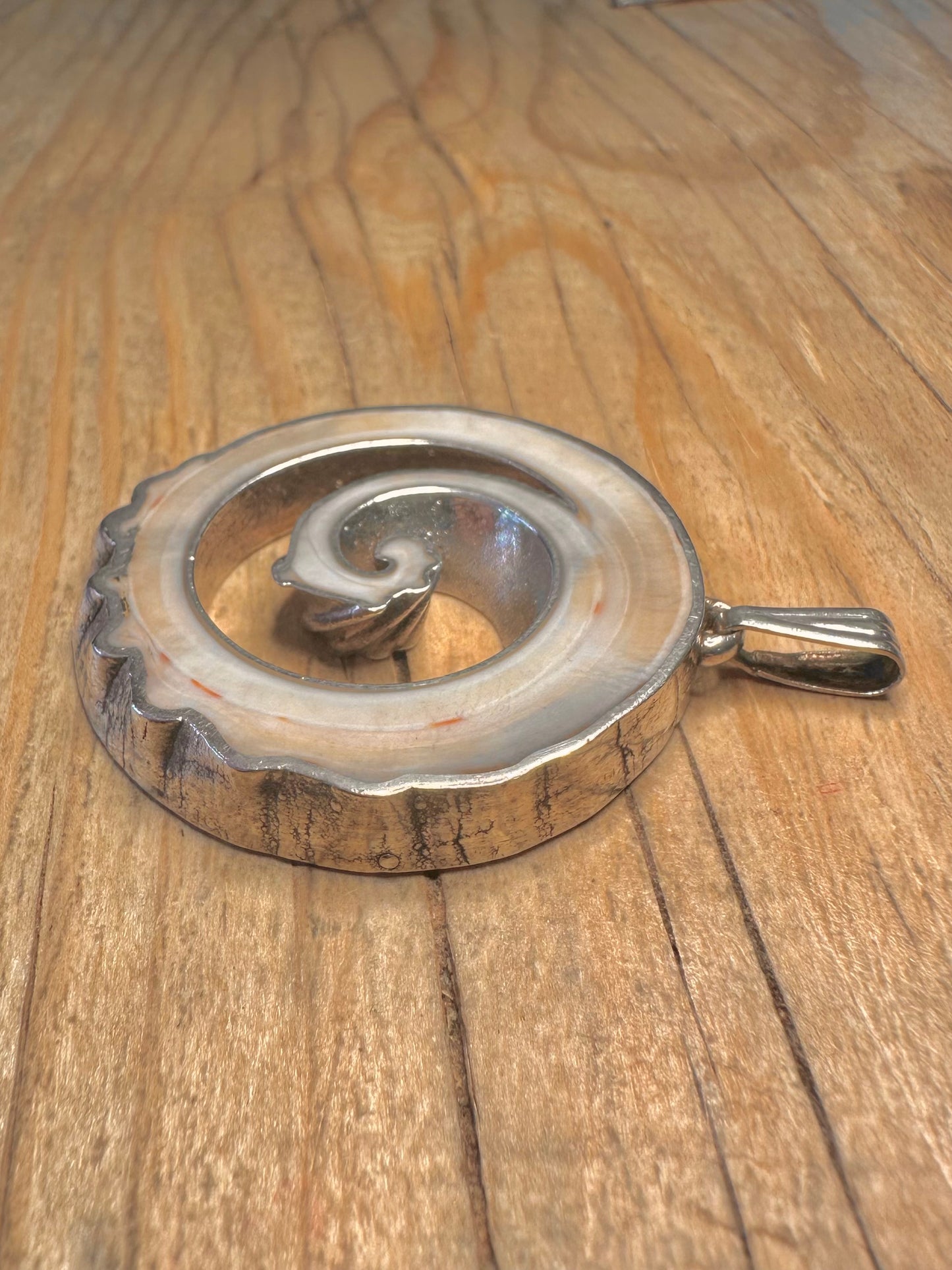 Abstract Carved Seashell Circle 925 Sterling Silver Pendant
