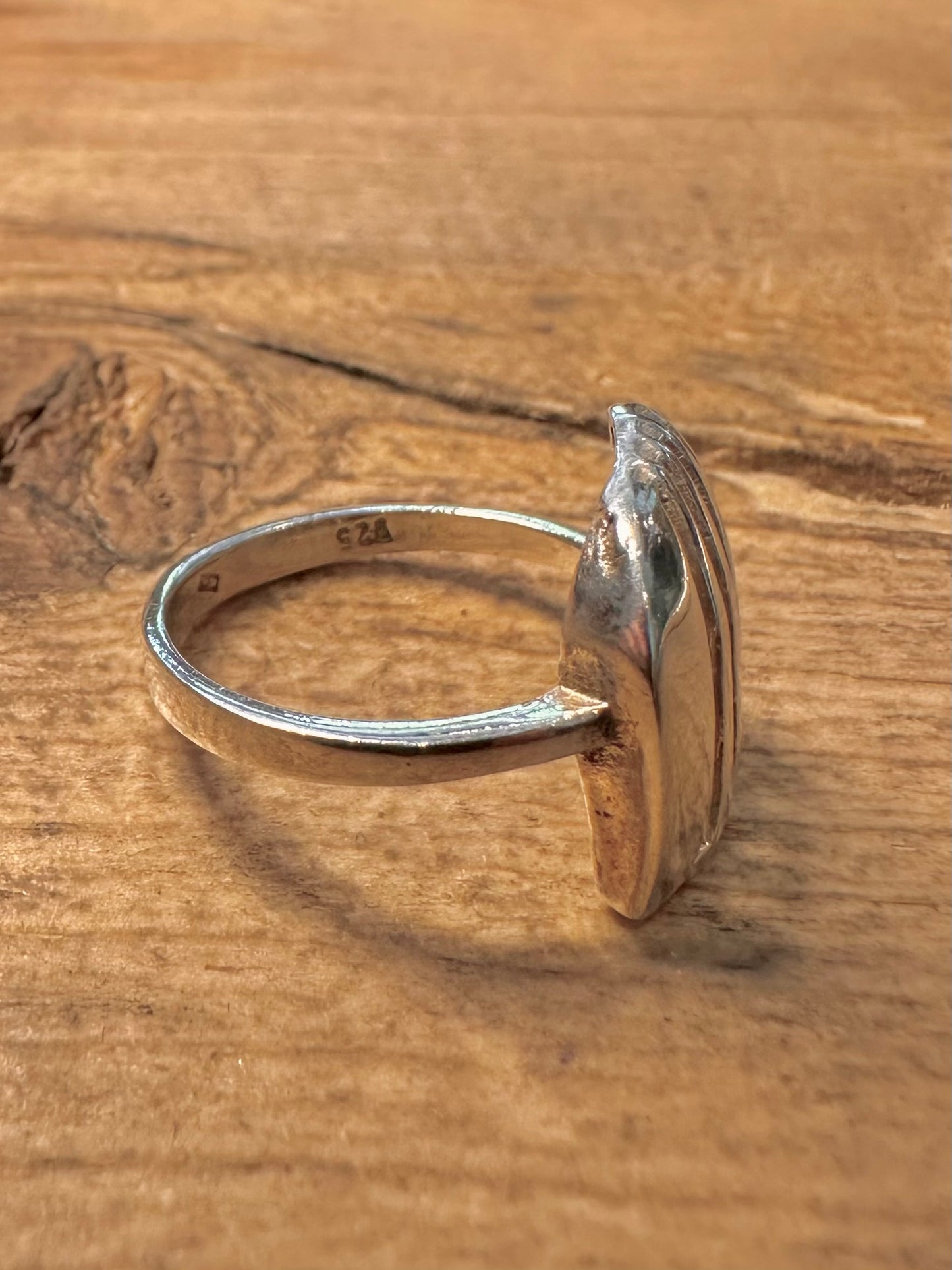 Abstract Gap Wave 925 Silver Size L Ring