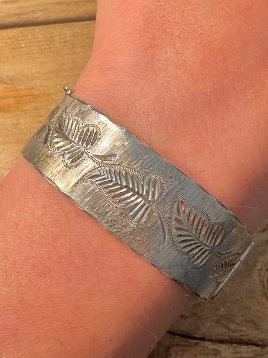 Vintage 1984 Lead Engraved Bark Effect With Safety Chain 925 Silver Bangle