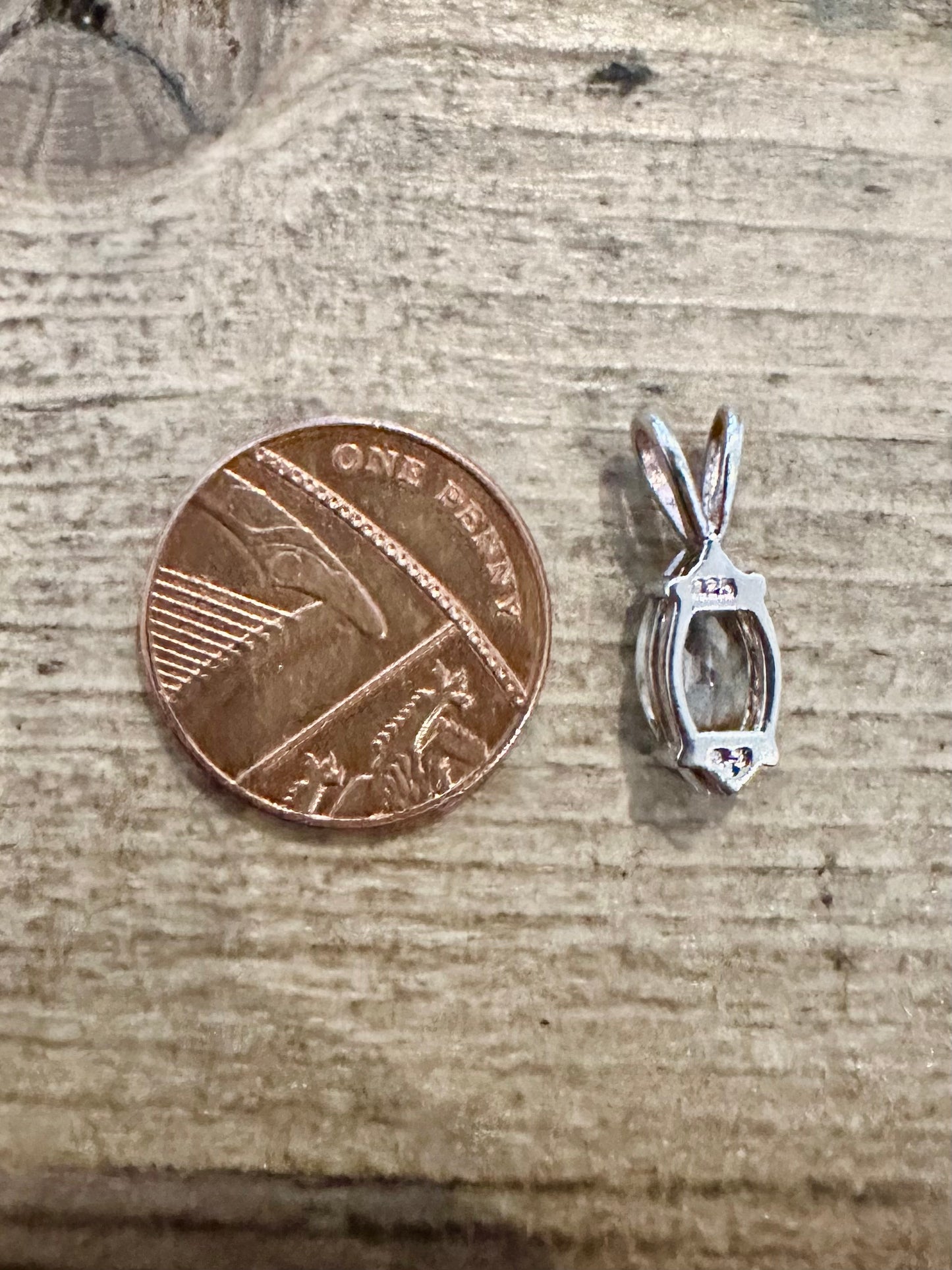 Vintage CZ Stone 925 Silver Pendant