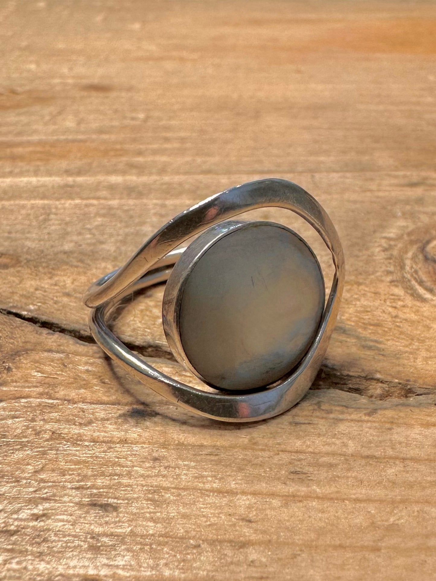 Abstract Mother of Pearl Overlapping 925 Silver Size O Ring
