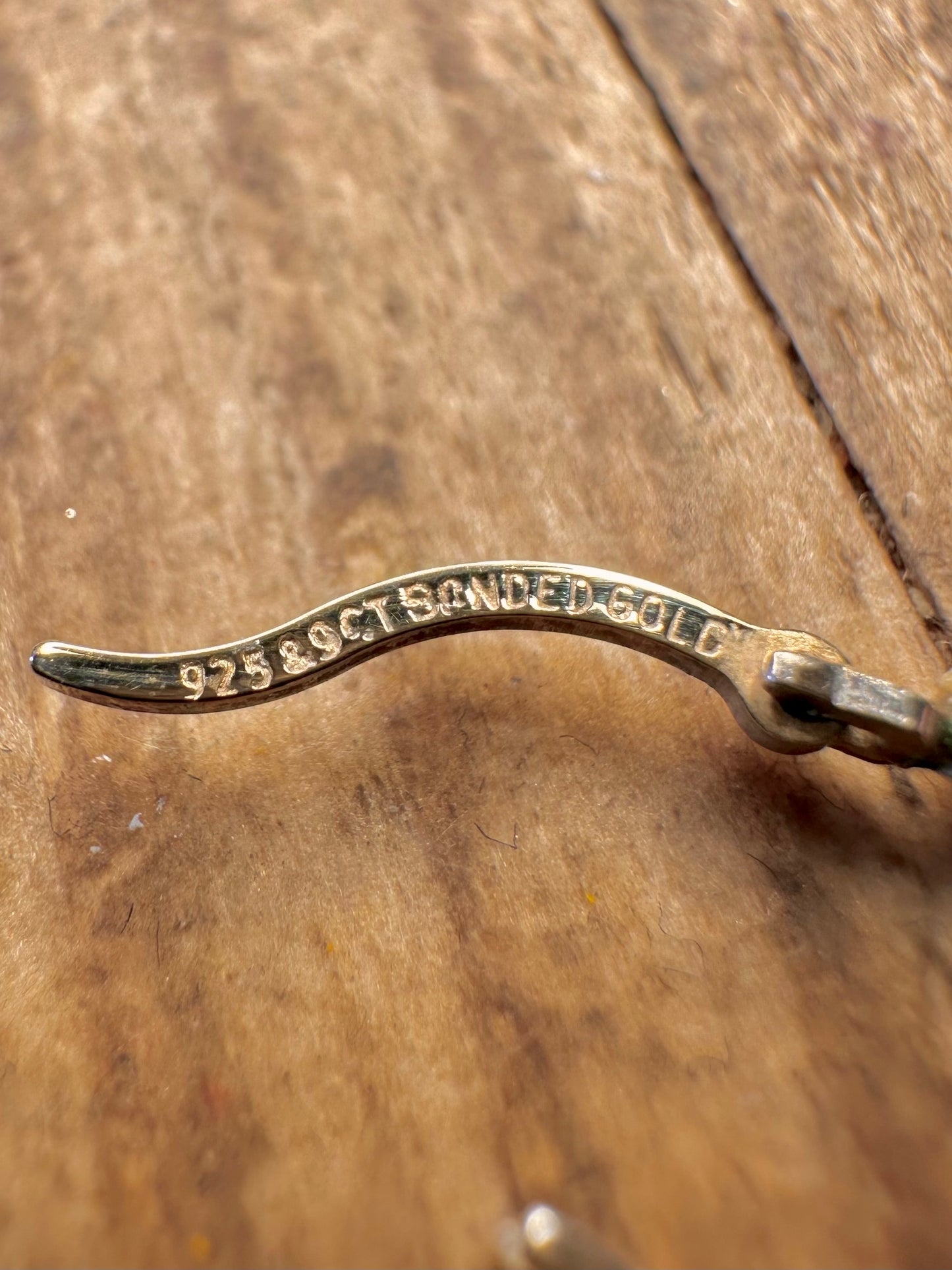 Kreolische Creolen, gedrehtes Design, 9 Karat Gold plattiert, 925er Sterlingsilber-Ohrringe