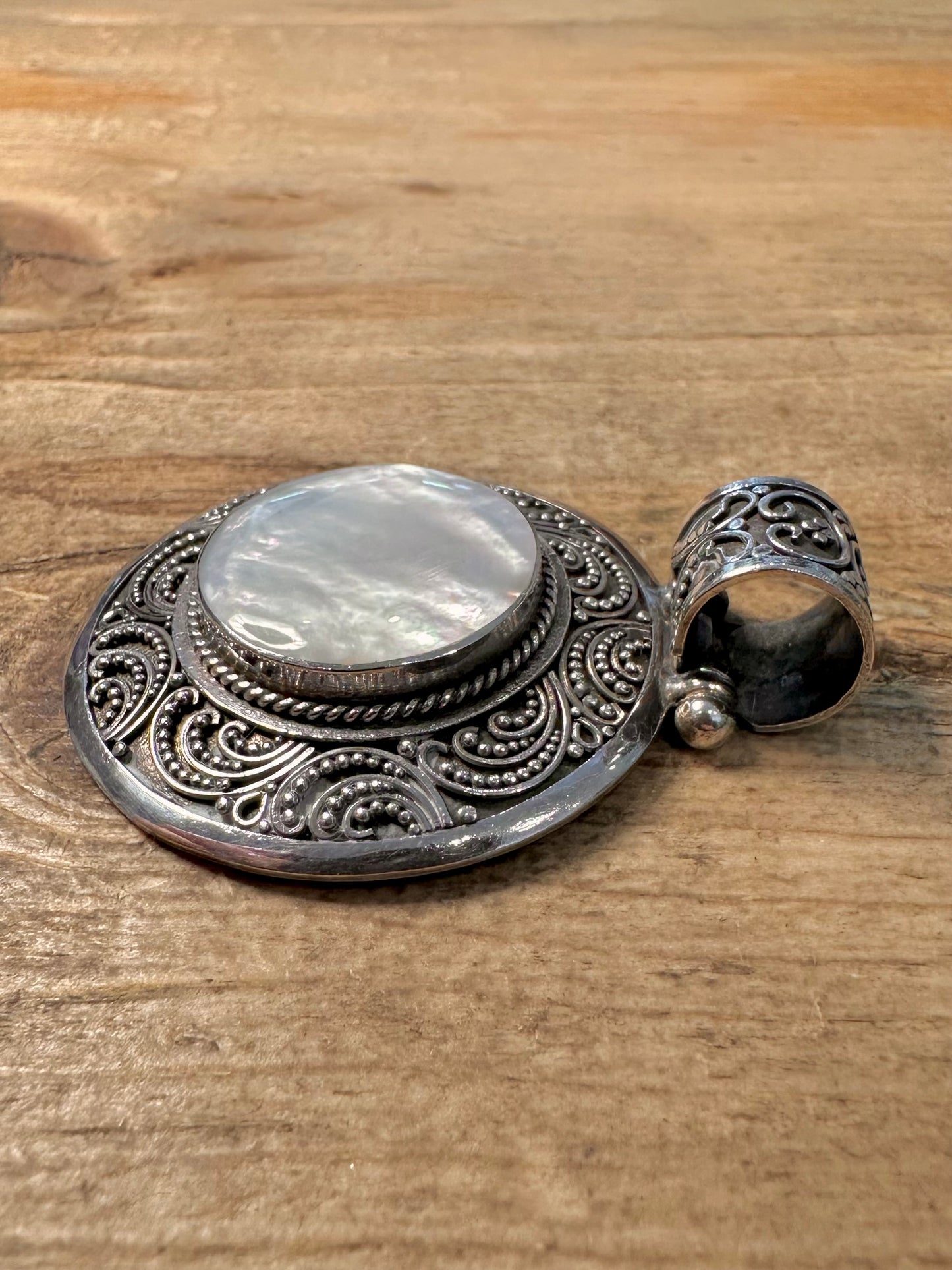 Vintage Boho Mother of Pearl Circle 925 Silver Pendant