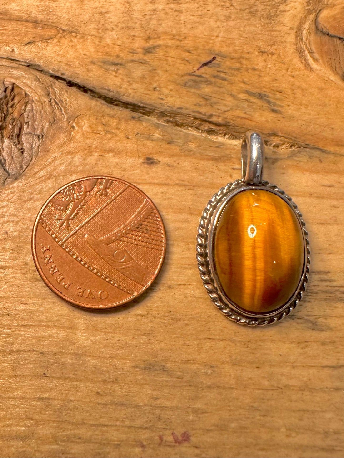 Vintage 1977 Tigers Eye Oval 925 Silver Pendant