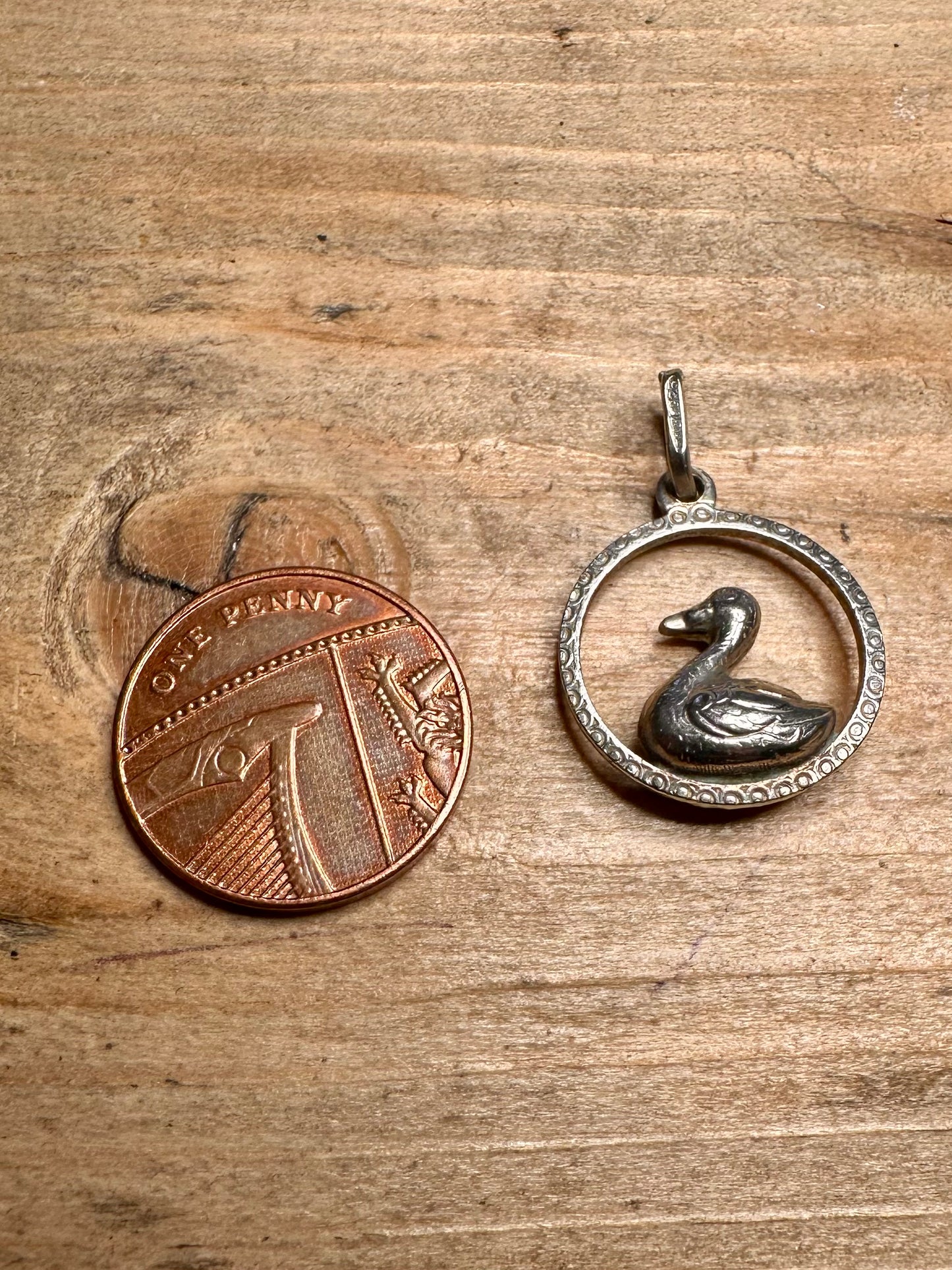 Vintage Swan Textured Italy 925 Silver Pendant