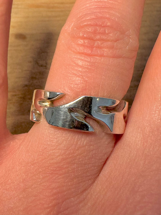 Modernist Spiky Wave Band 925 Silver Size R Ring