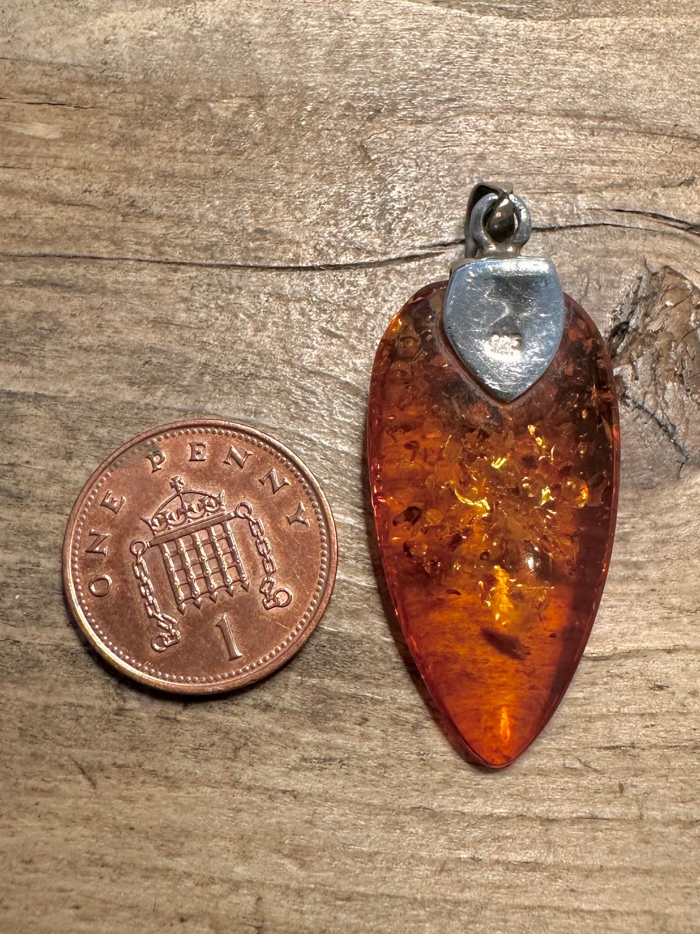 Vintage Floral Design Amber 925 Silver Pendant