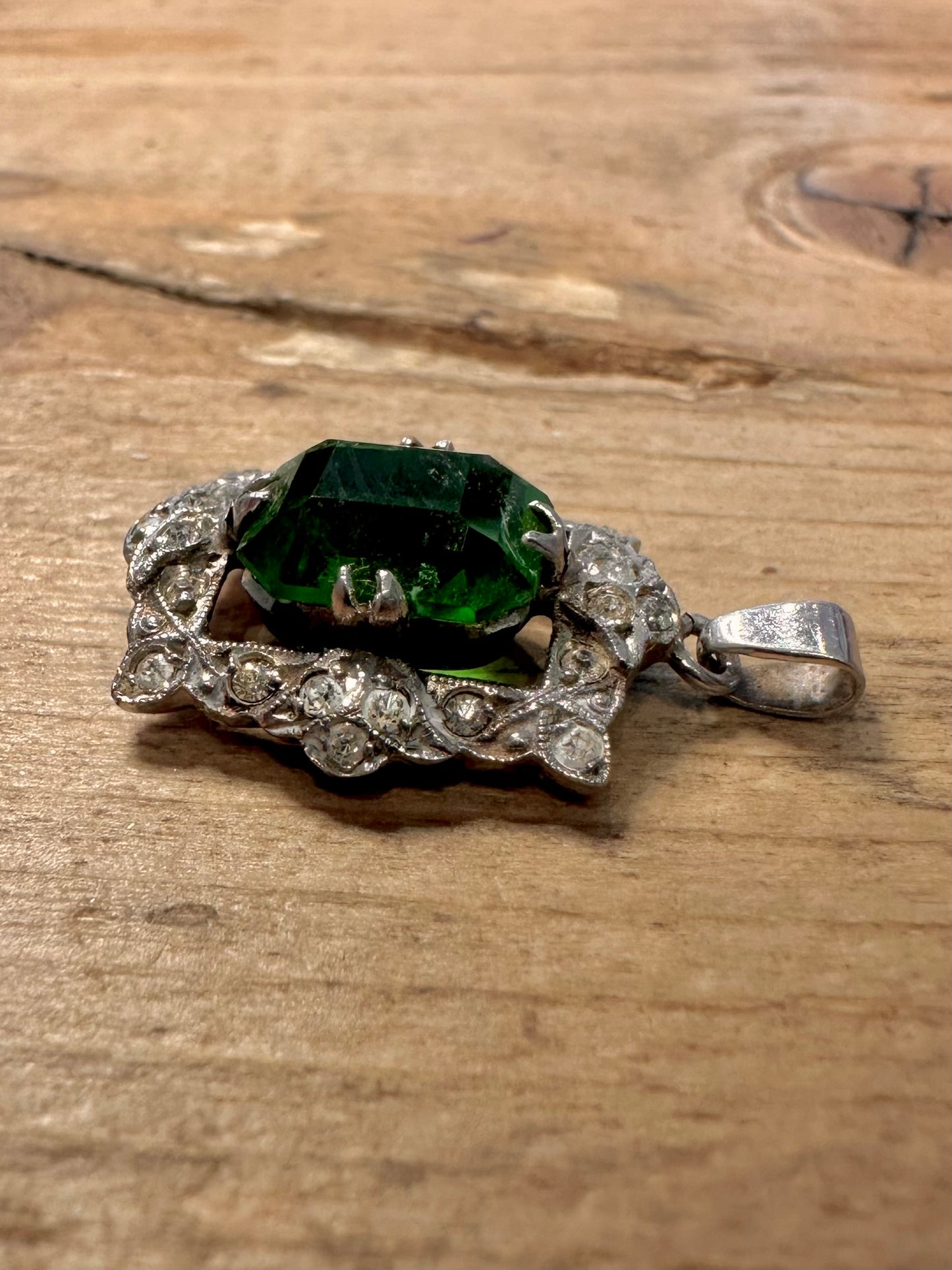 Vintage Green and White Stone Art Deco 925 Silver Pendant