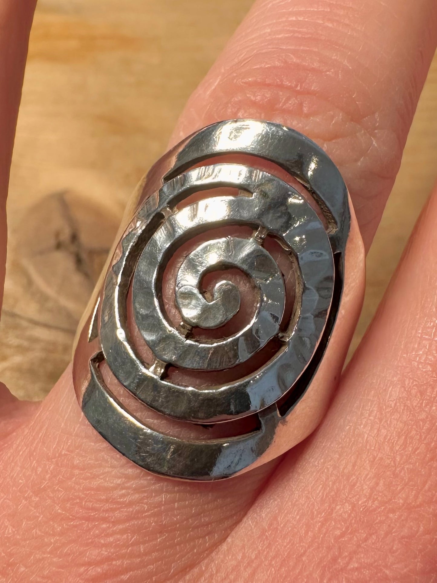 Vintage Hammered Spiral 950 Silver Size V1/2 Ring