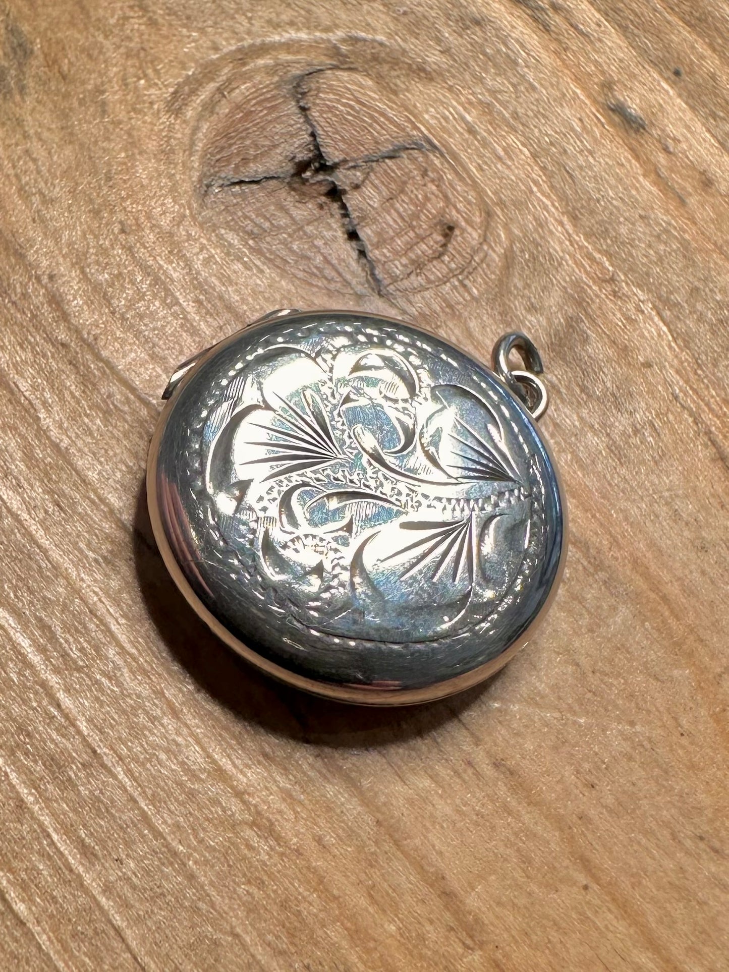 Vintage 1978 Circle Engraved 925 Silver Locket Pendant