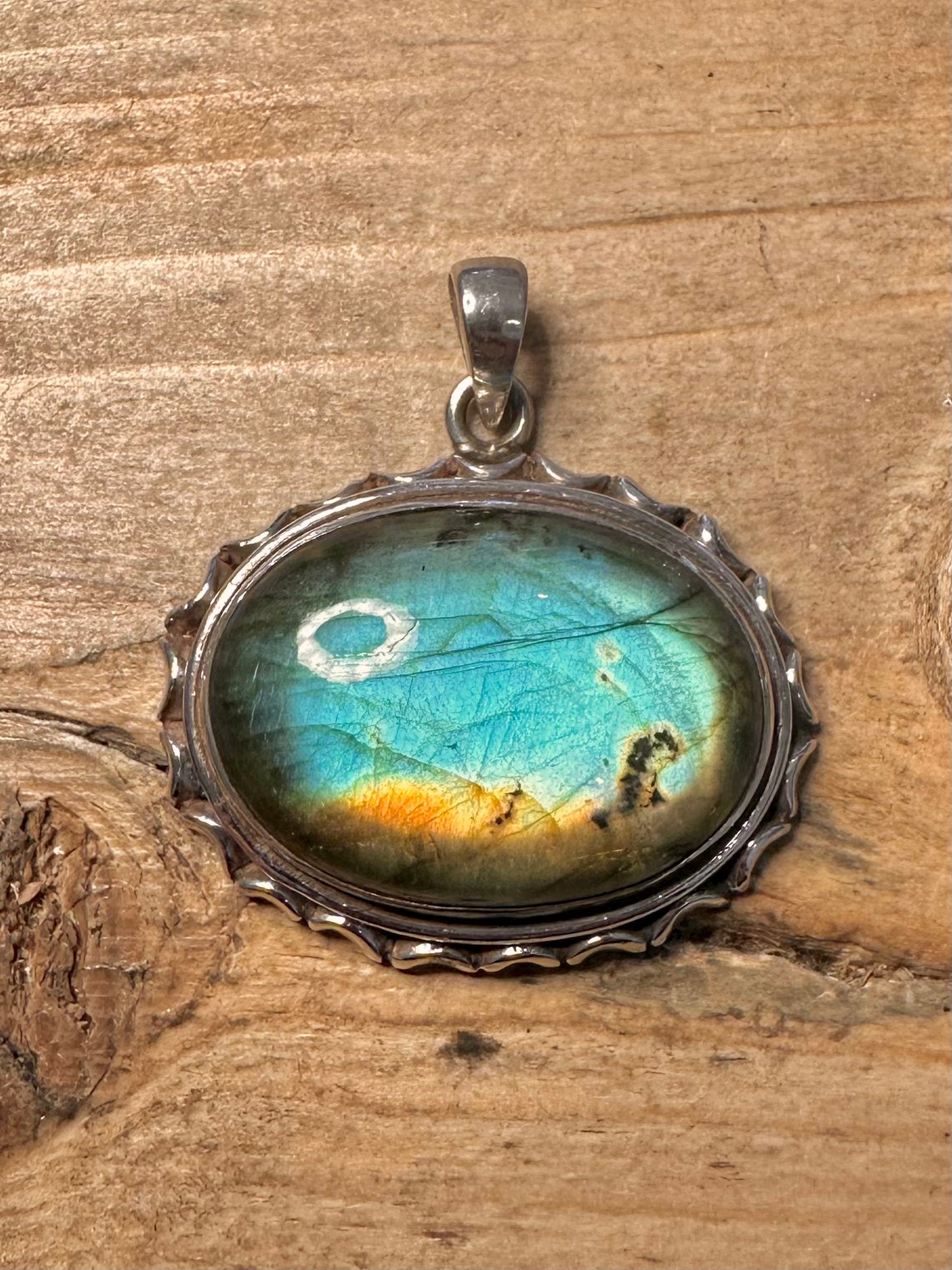 Vintage Labradorite Ornate 925 Silver Pendant