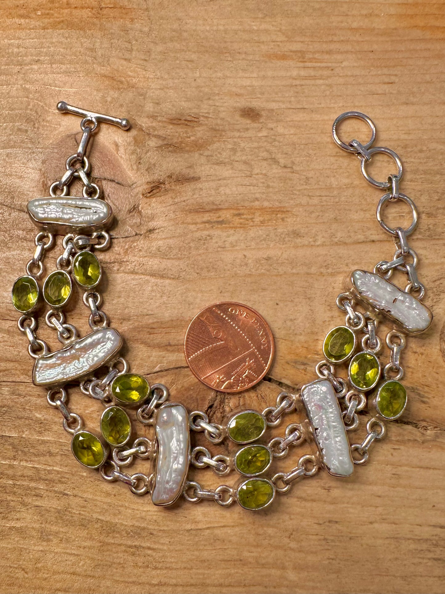 Modern 2004 Mother of Pearl and Peridot 925 Silver 8 to 9.2 inch Bracelet