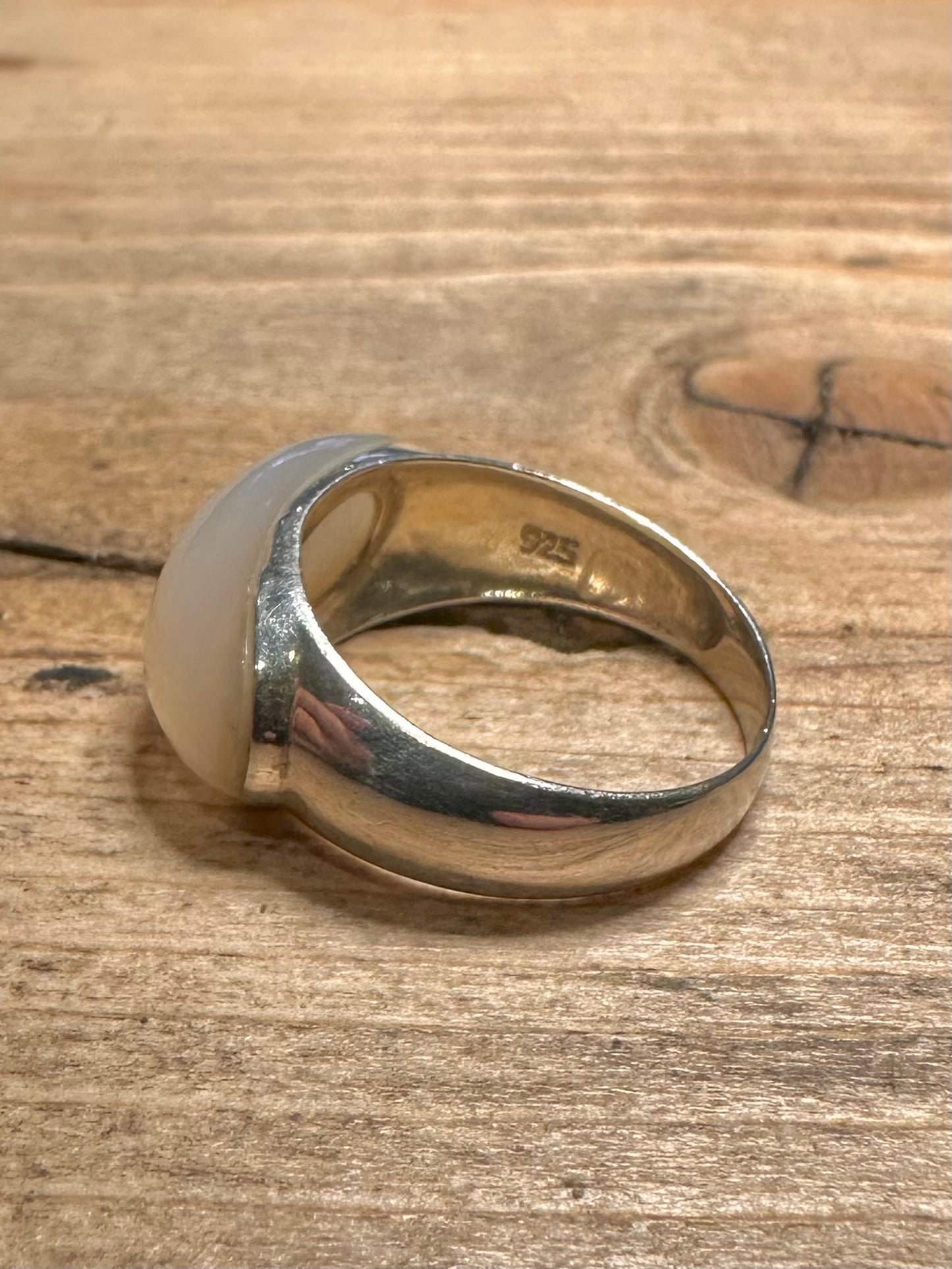 Modernist Mother of Pearl 925 Silver Size P1/2 Ring