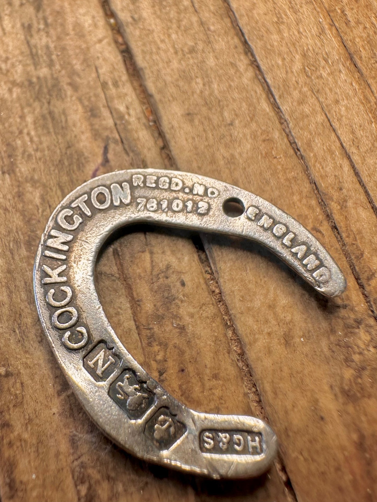 Hufeisen 1937 Glücksbringer Cockington HG&S England 925 Sterlingsilber-Anhänger