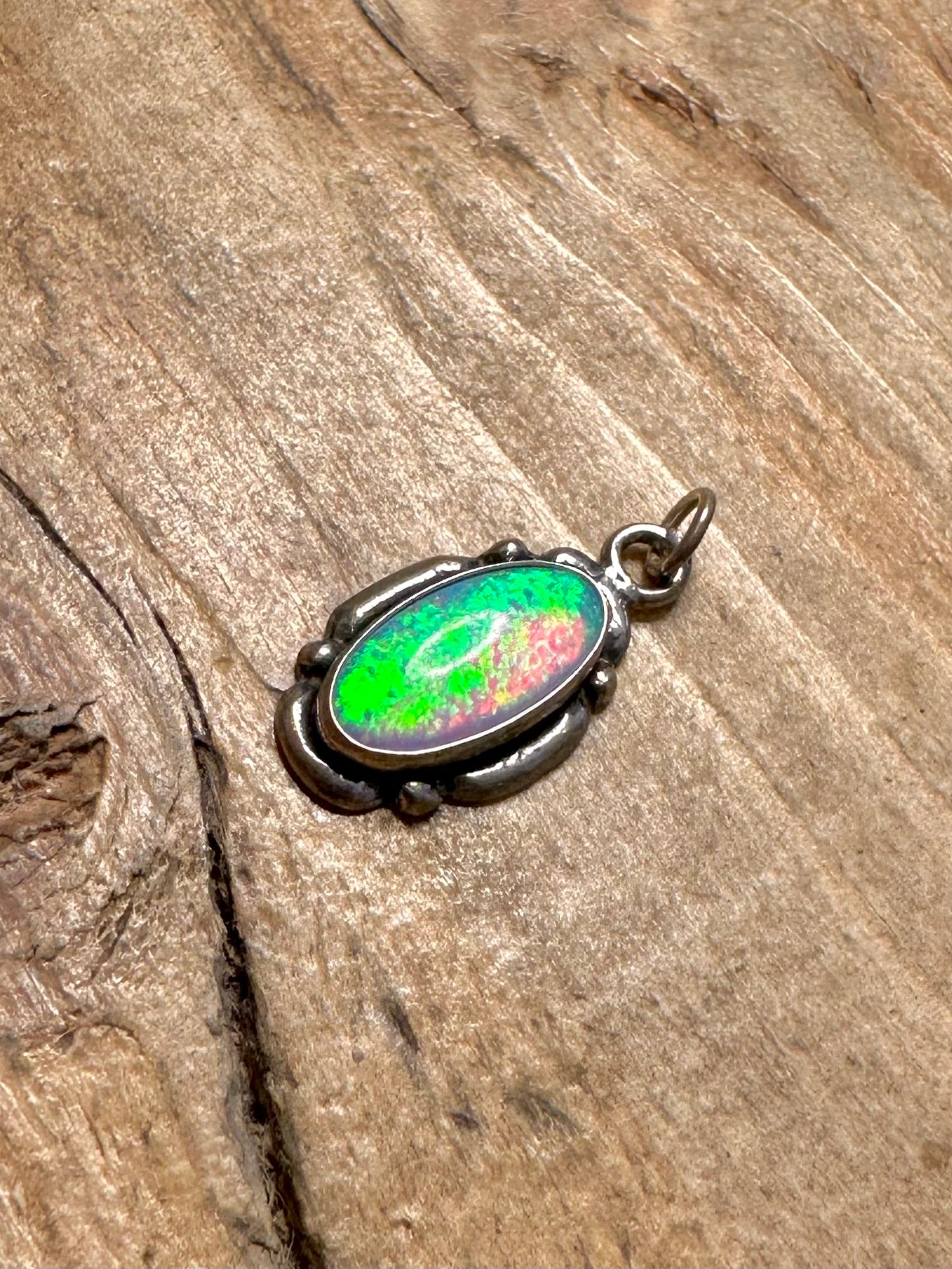 Vintage Stunning Oval Opal 925 Silver Pendant