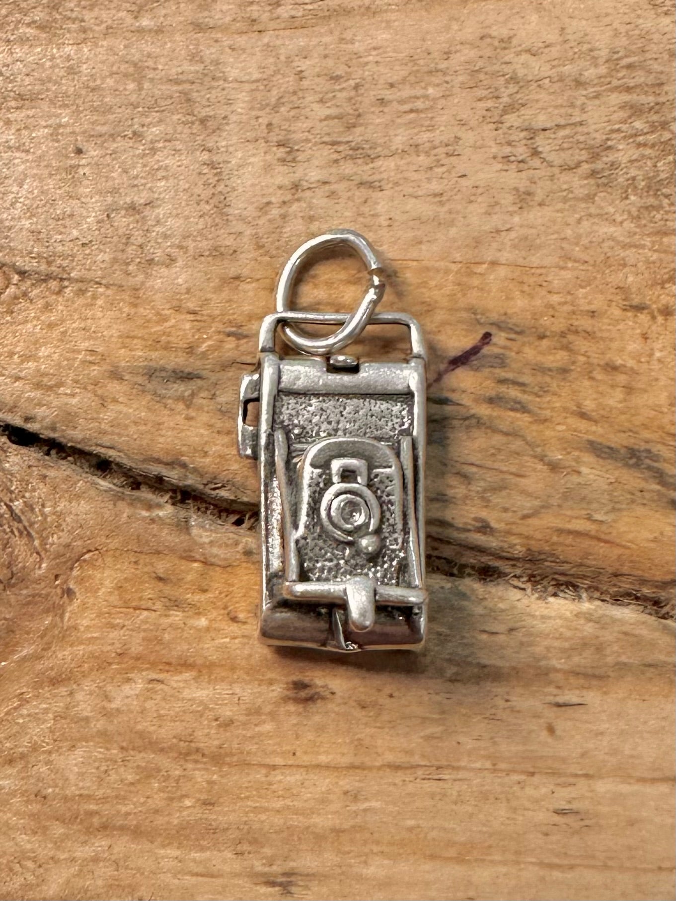 Vintage Camera Opening Back 925 Silver Pendant