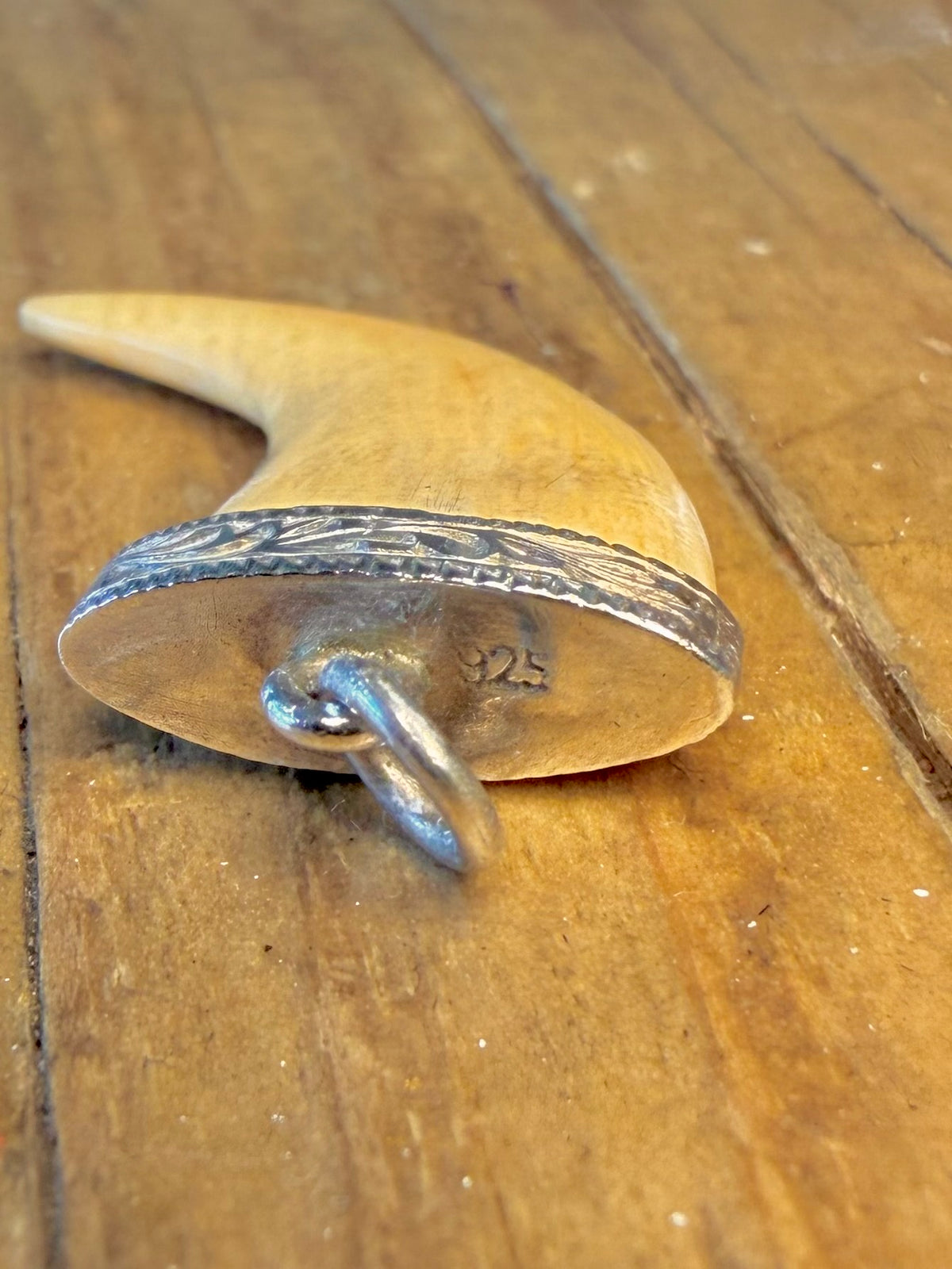 Claw Shape Engraved 925 Sterling Silver Pendant