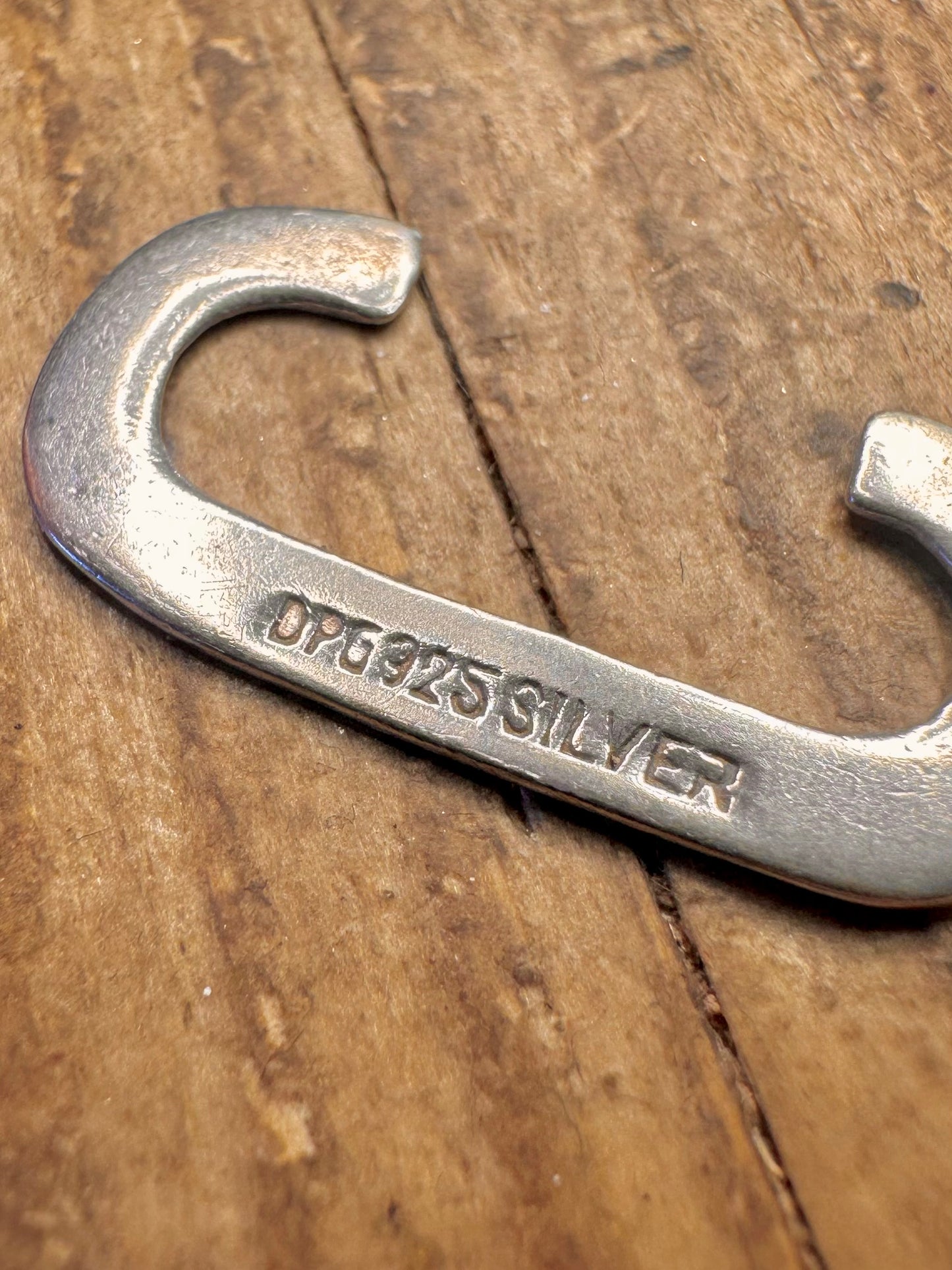 Buchstabe C Gravierter 925er Sterlingsilber-Anhänger