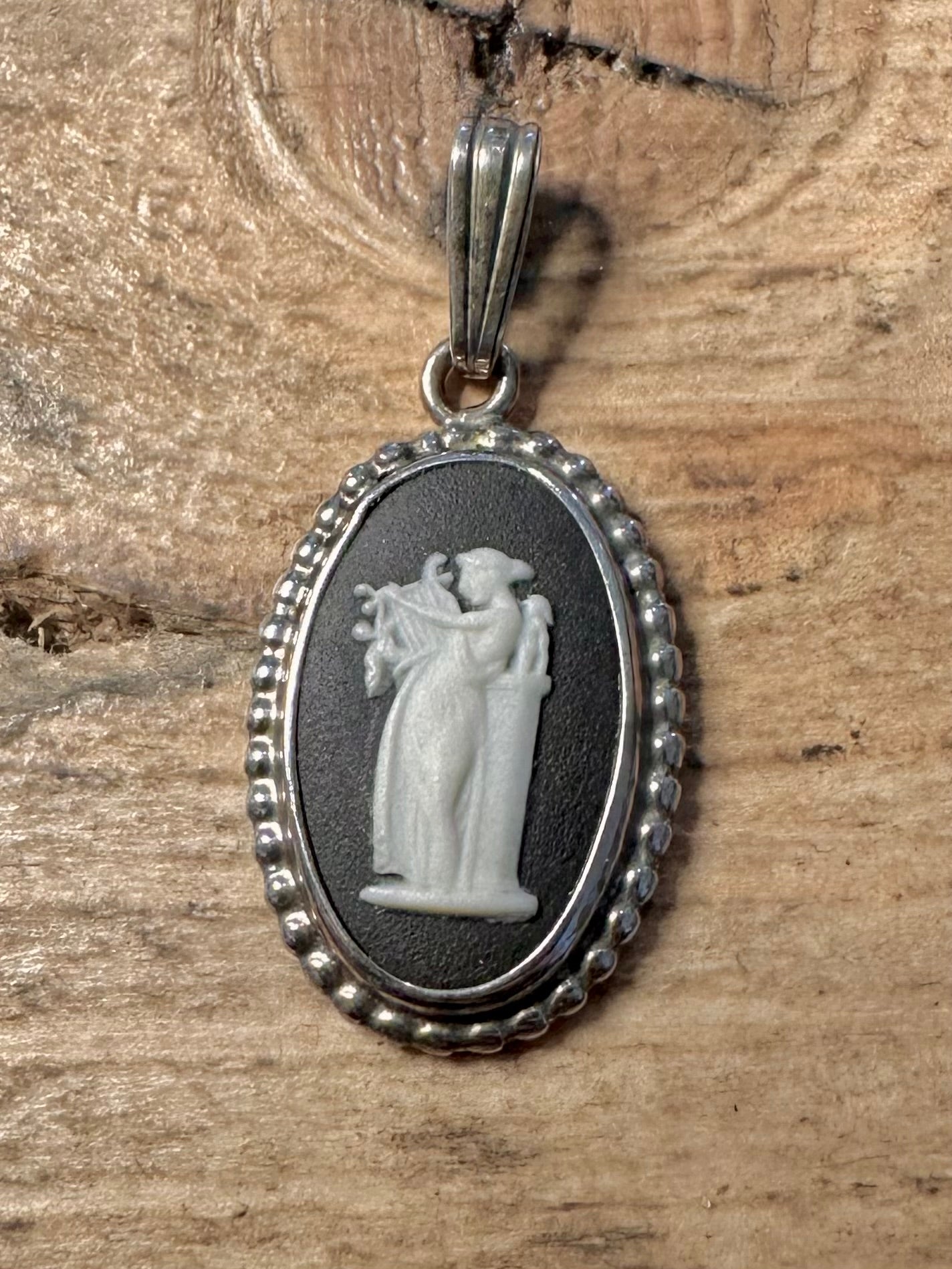Vintage 1979 Oval Black Wedgwood 925 Silver Made in England Pendant